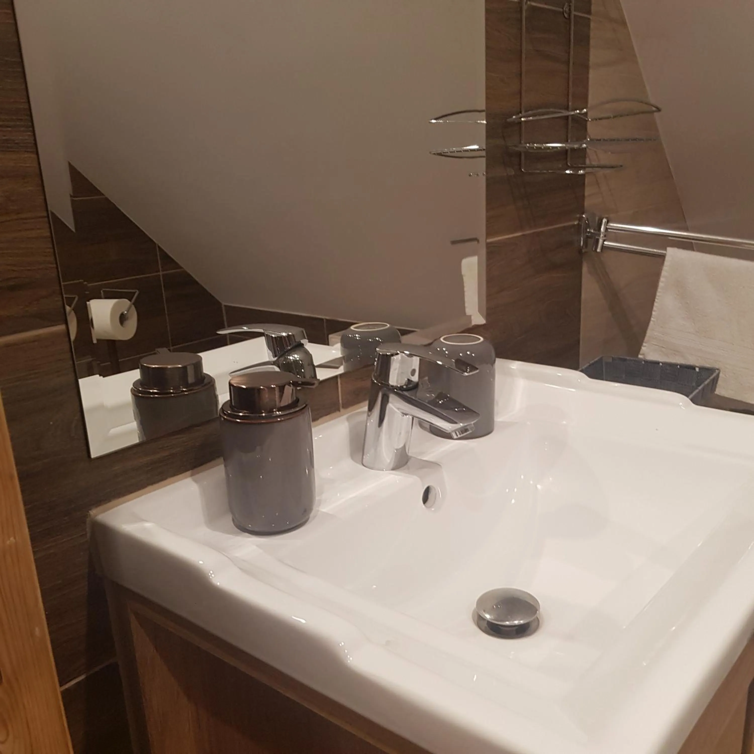 Pokoje Gościnne Art- Dworek