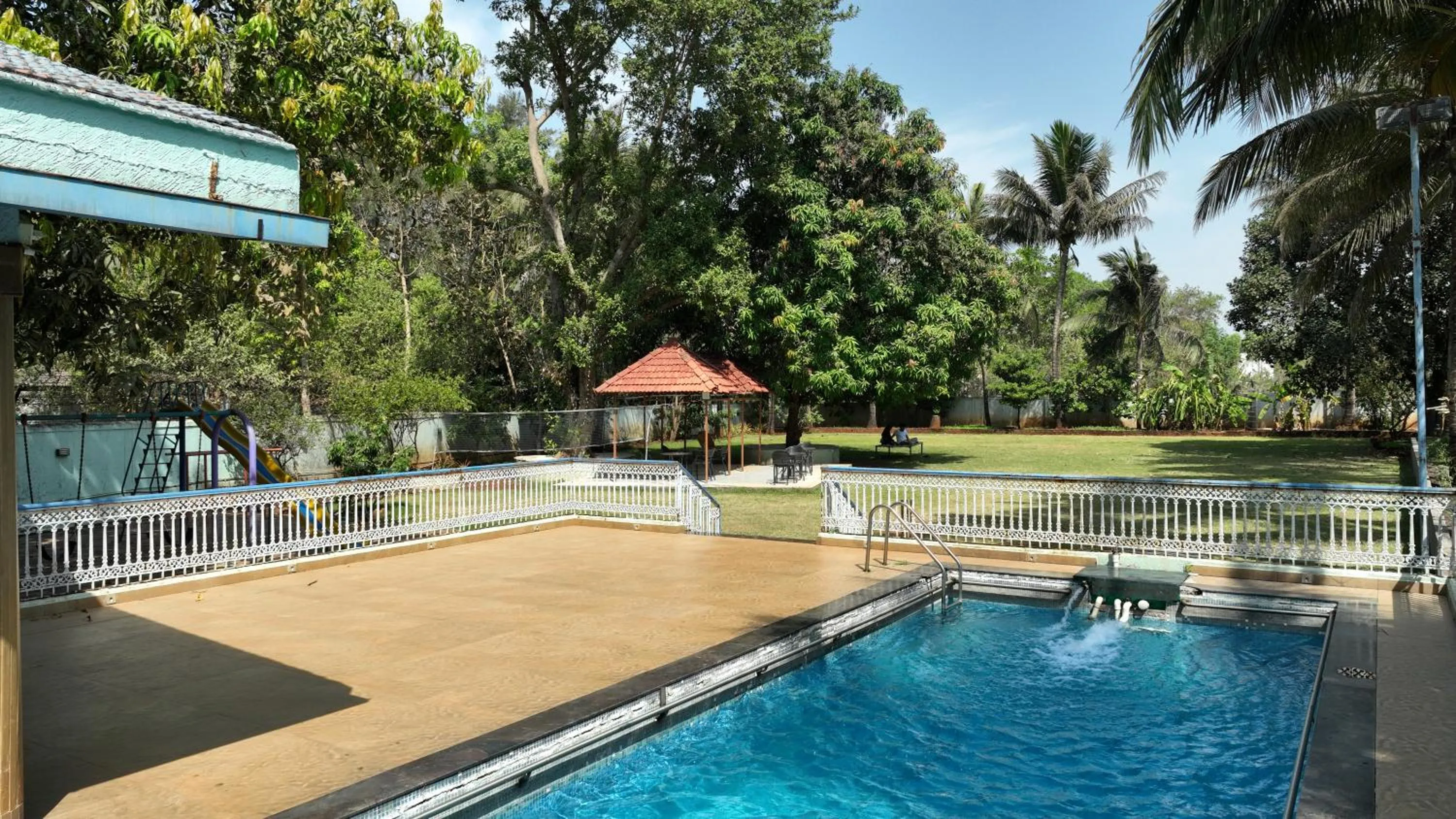 Swimming pool in Geeta Bhawan Villa