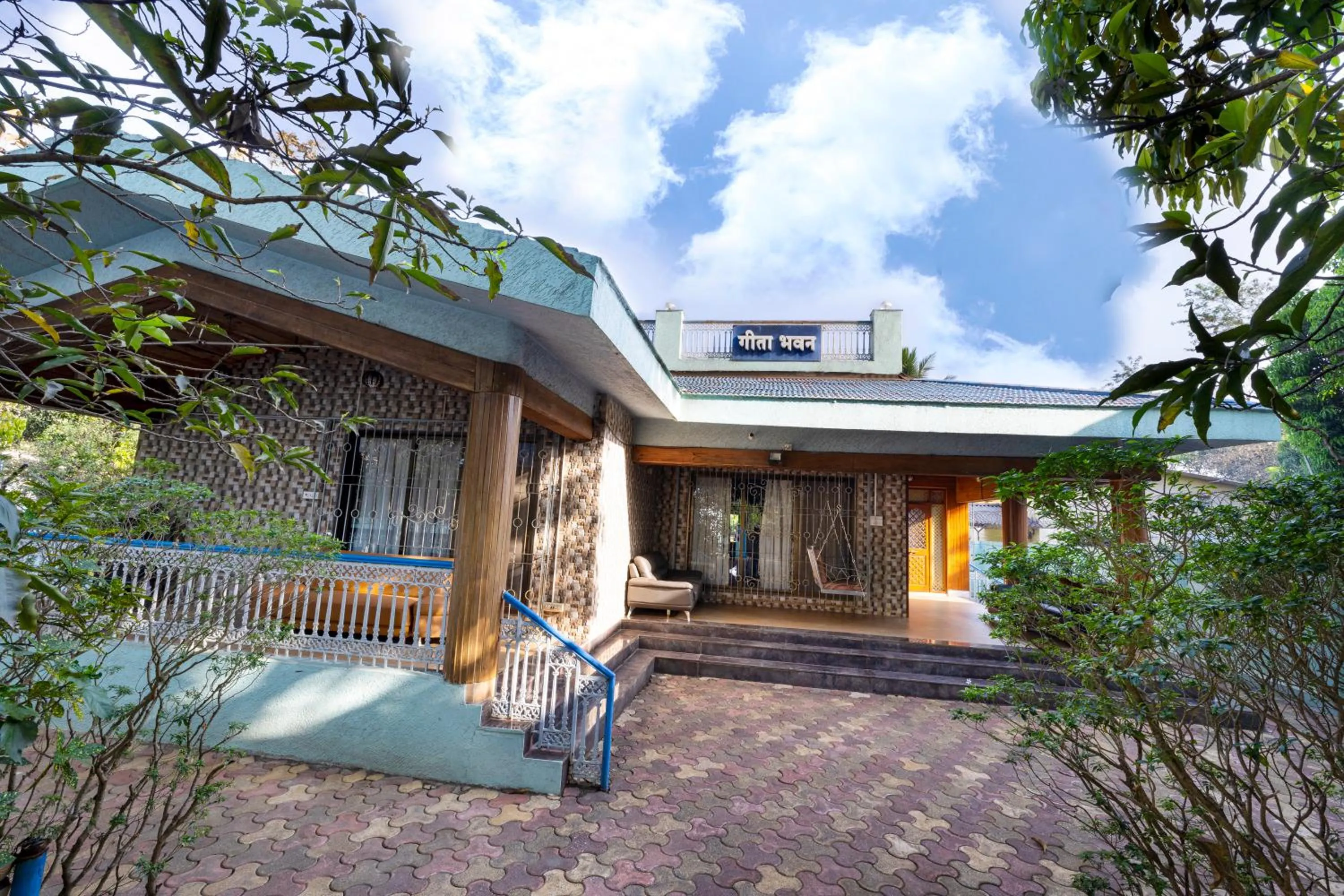 Facade/entrance in Geeta Bhawan Villa