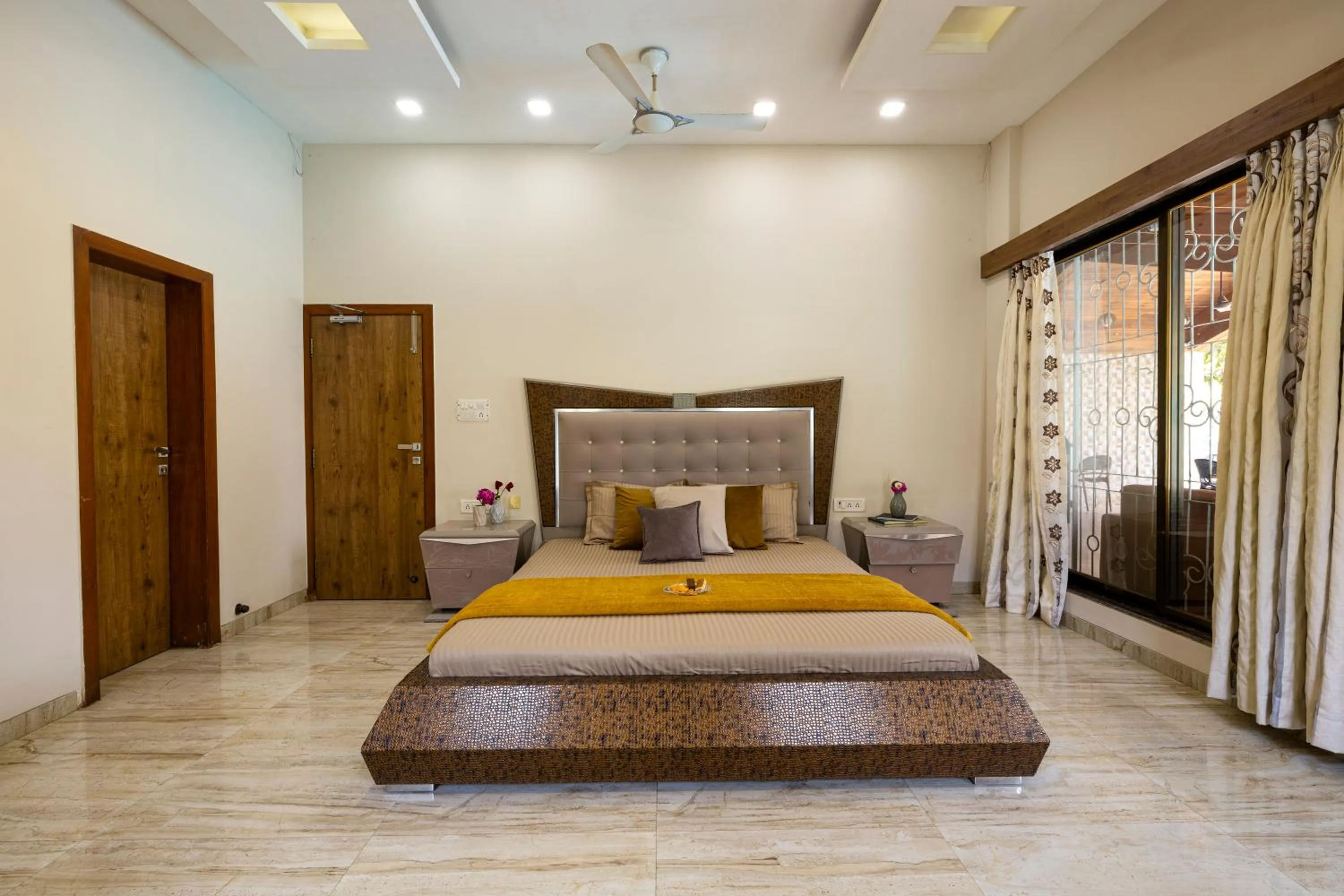 Bedroom, Bed in Geeta Bhawan Villa