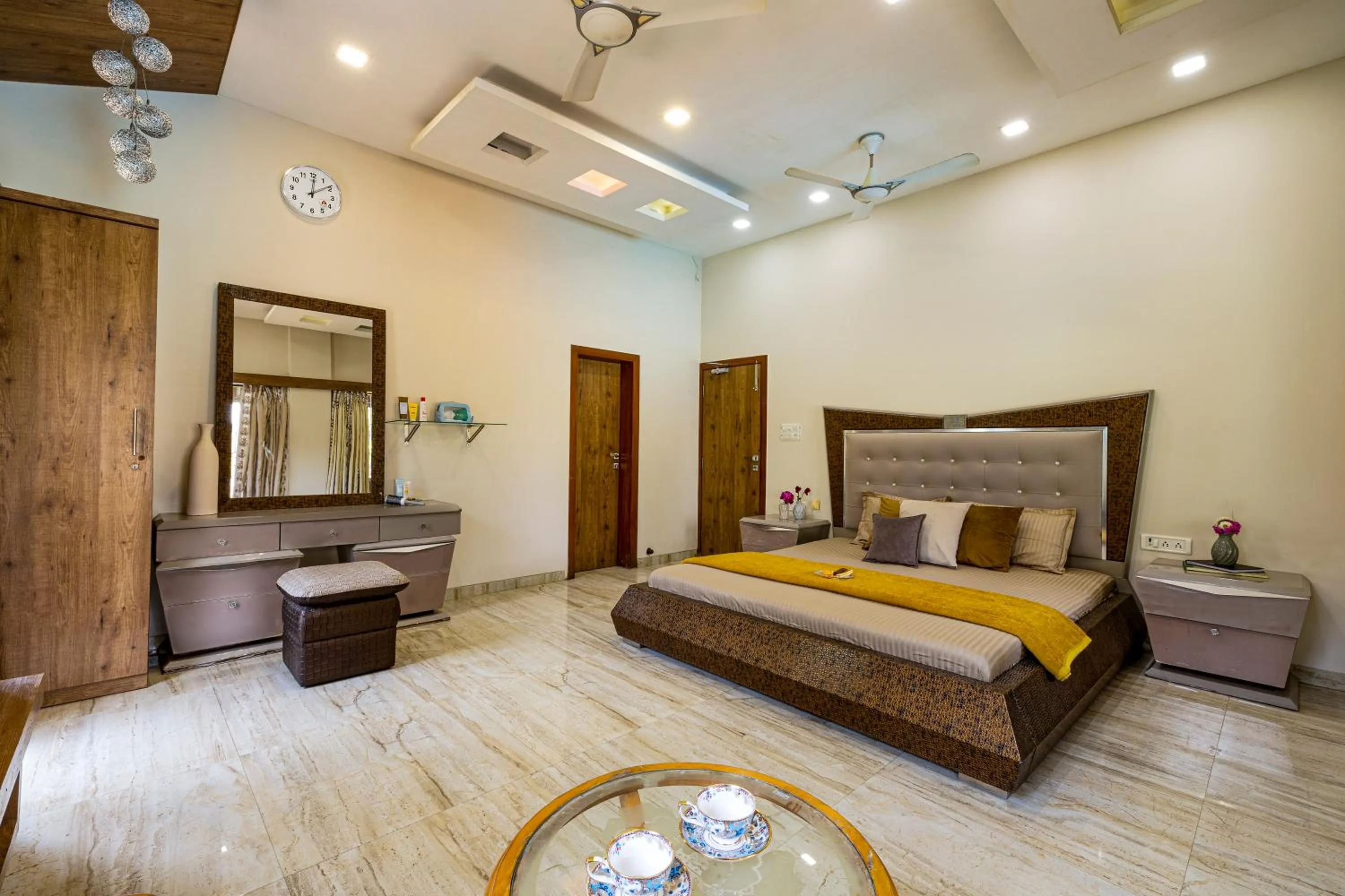 Bedroom, Bed in Geeta Bhawan Villa