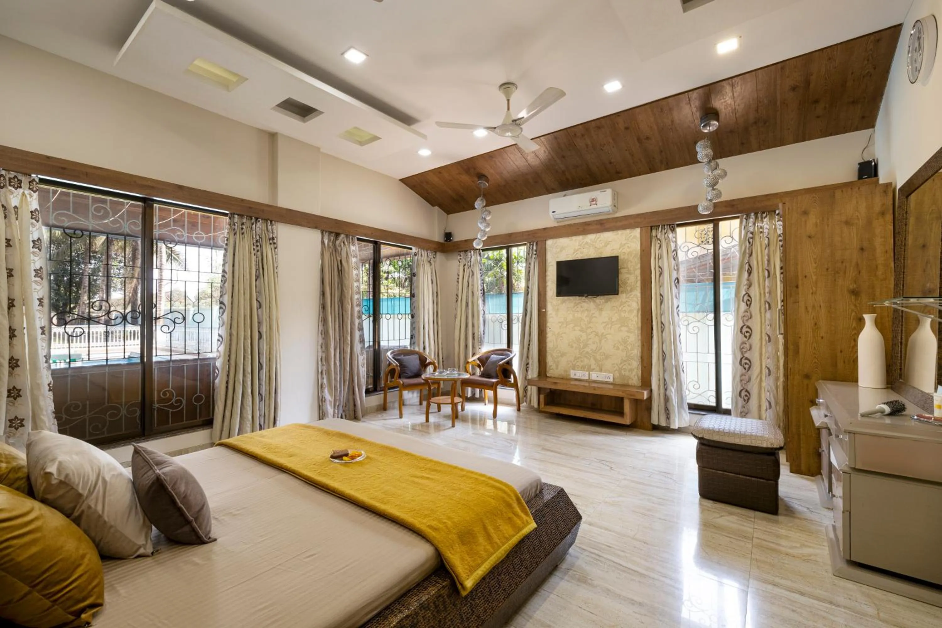 Bedroom, Bed in Geeta Bhawan Villa