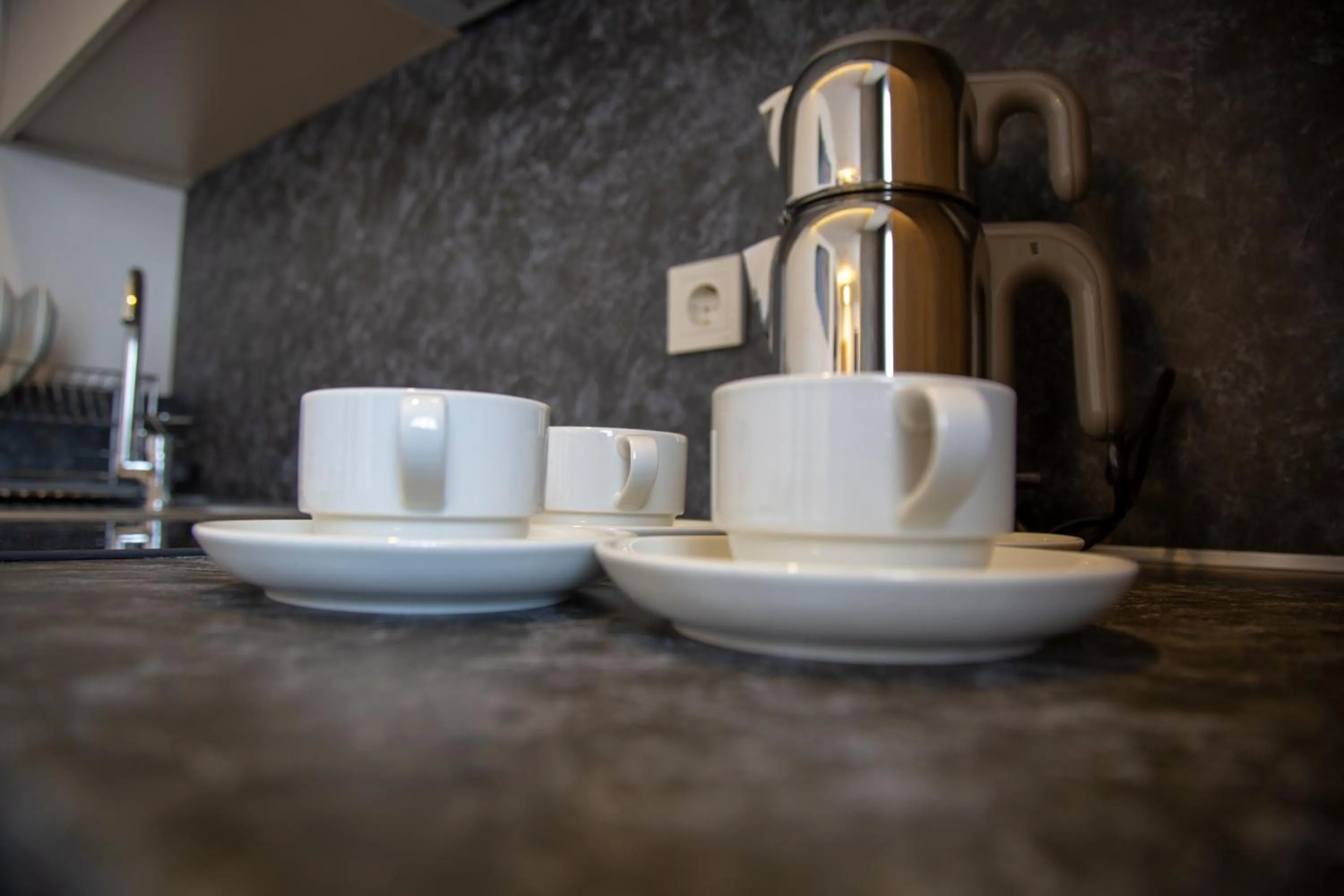 Coffee/tea facilities in Golden World Suite Hotel