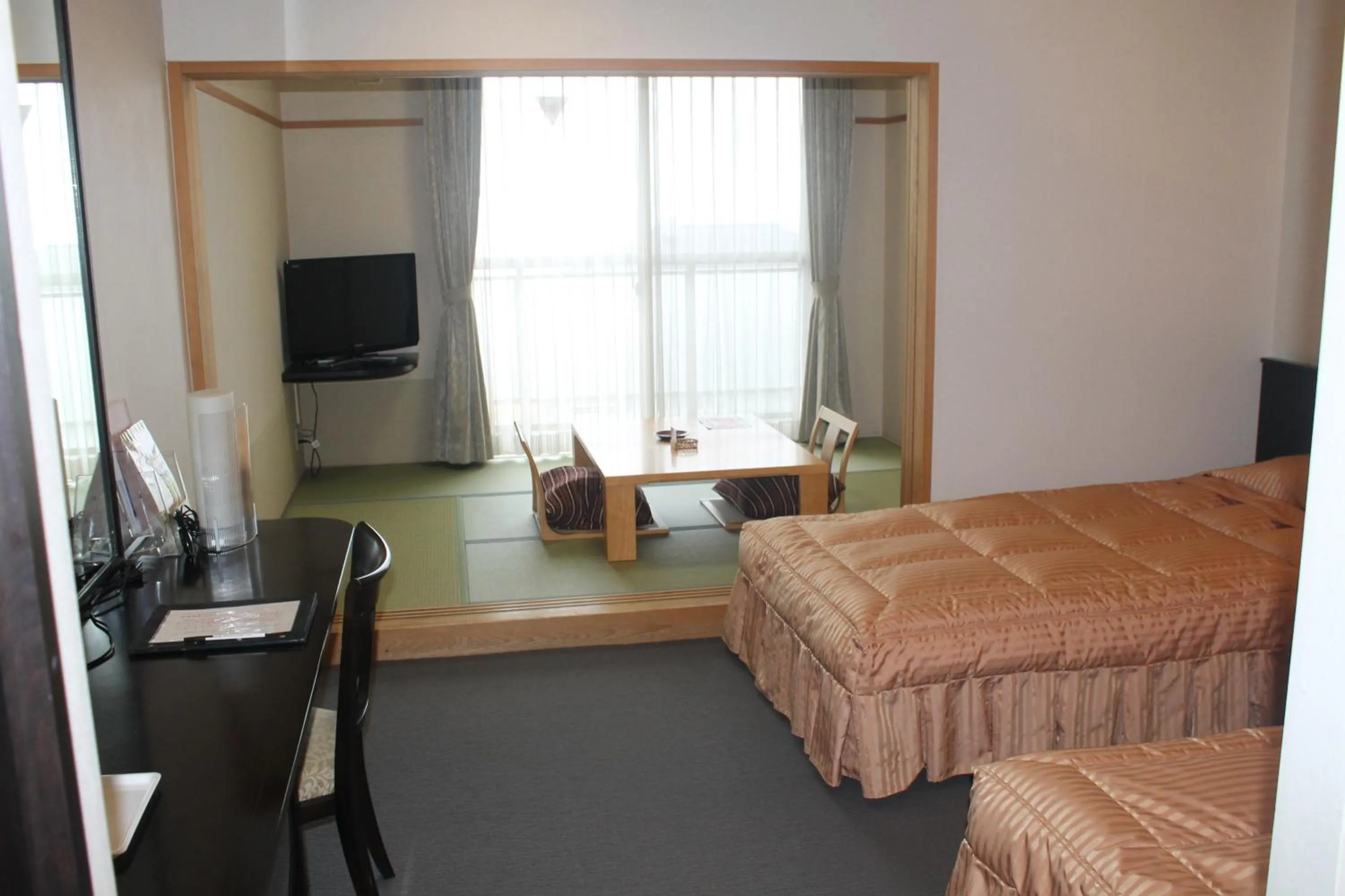 Photo of the whole room, Bed in The Gran Resort Elegante Atami