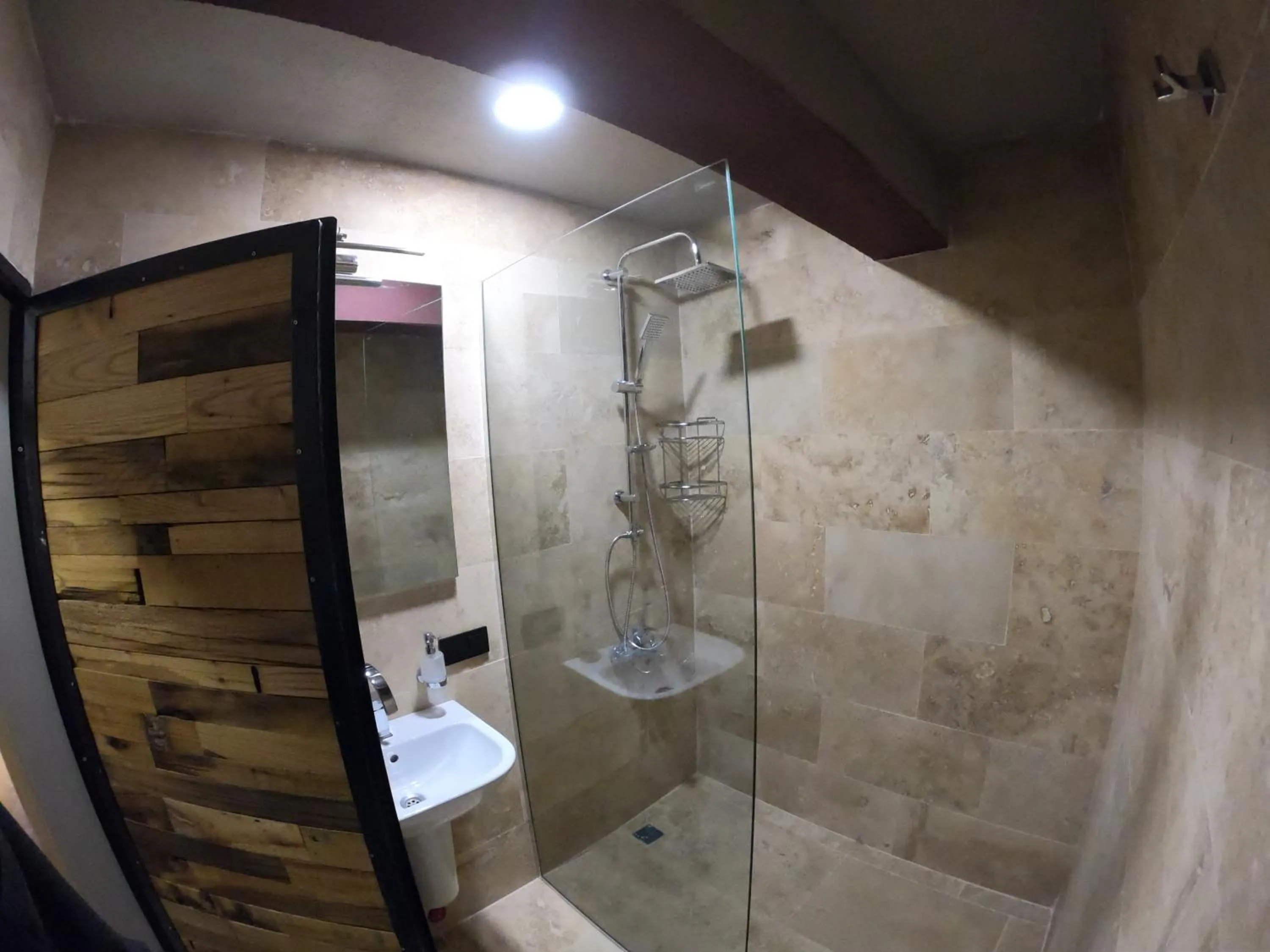 Shower in Adventure Inn Cappadocia