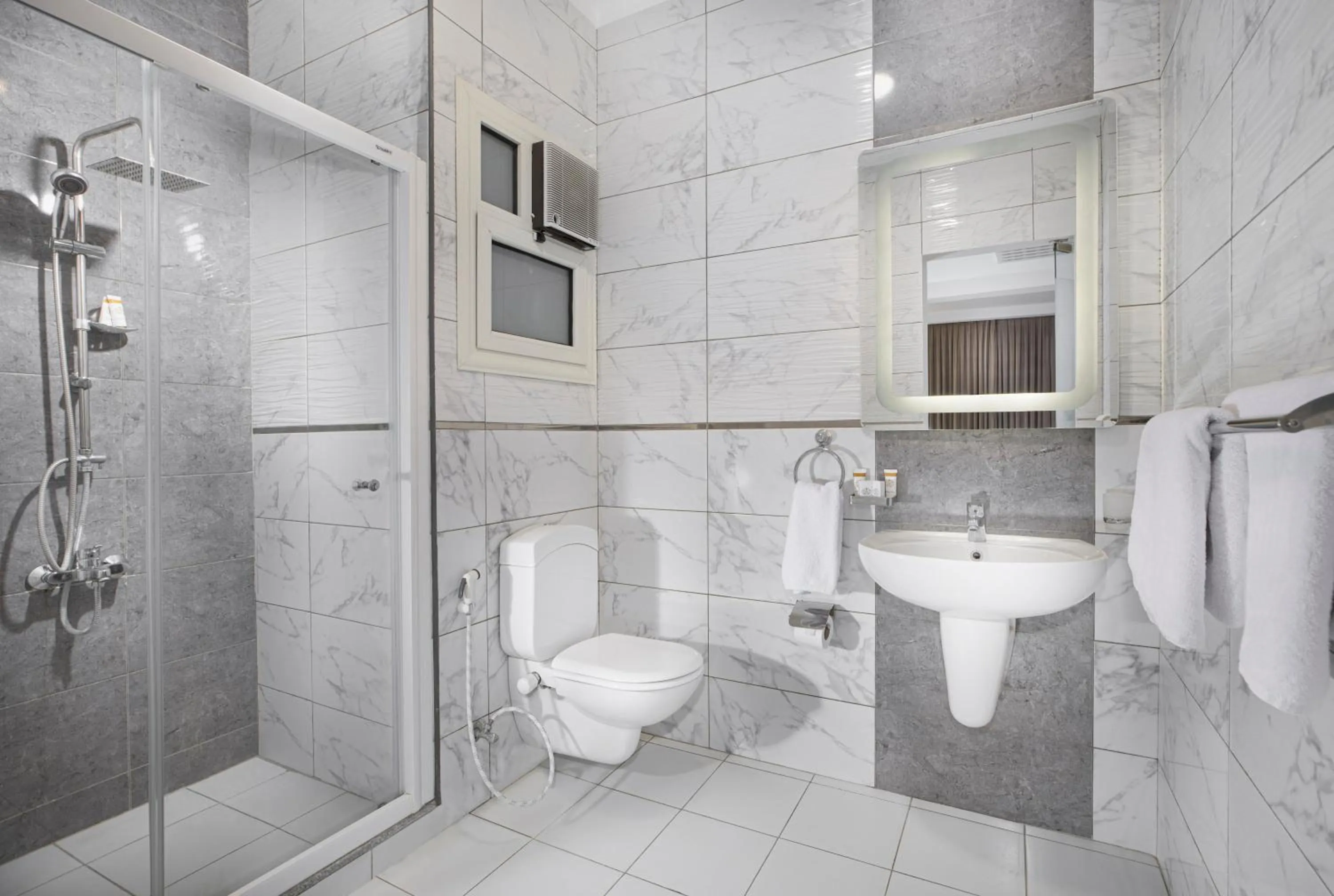 Shower in Vibotel Residence Hotel Apartments