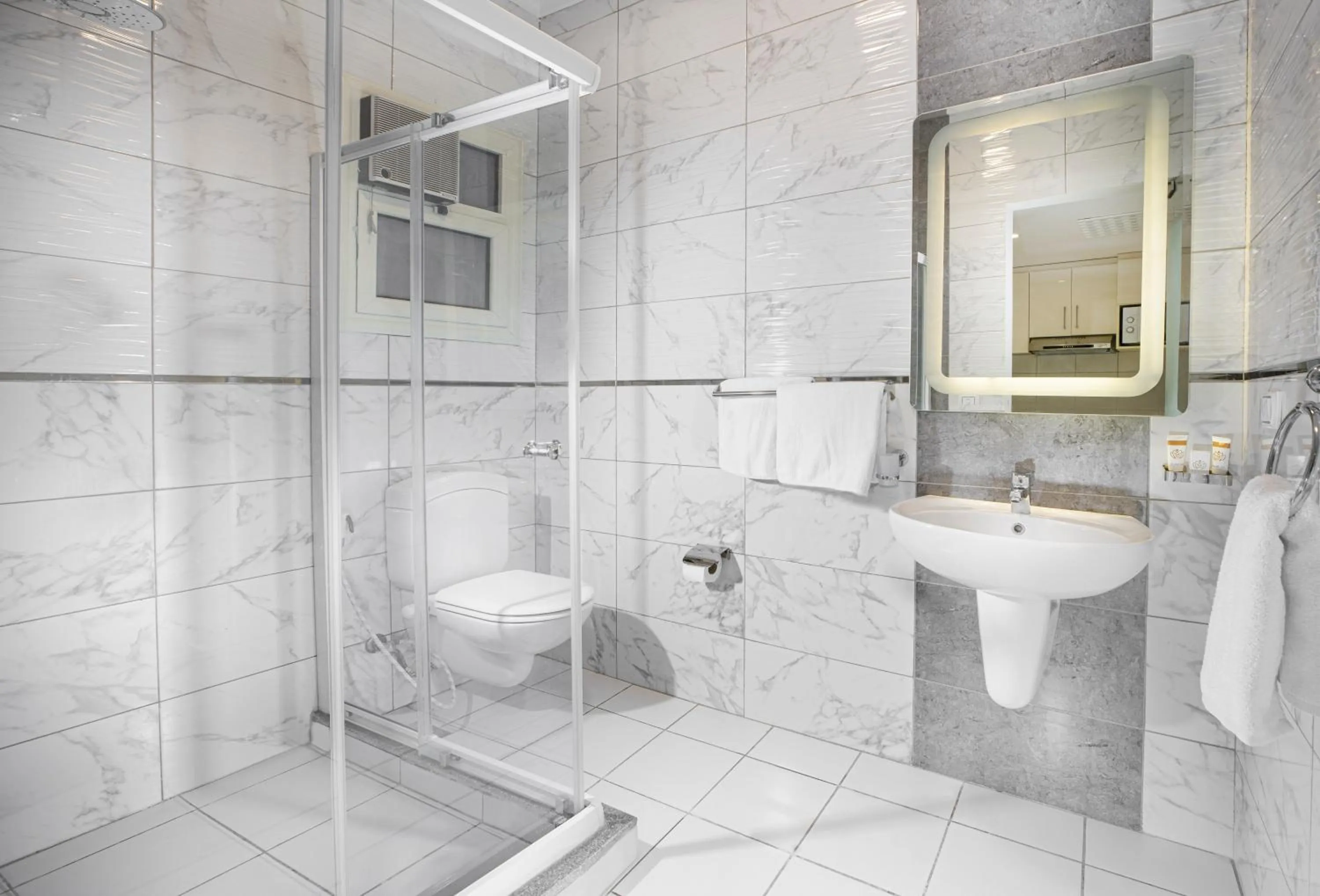 Shower in Vibotel Residence Hotel Apartments