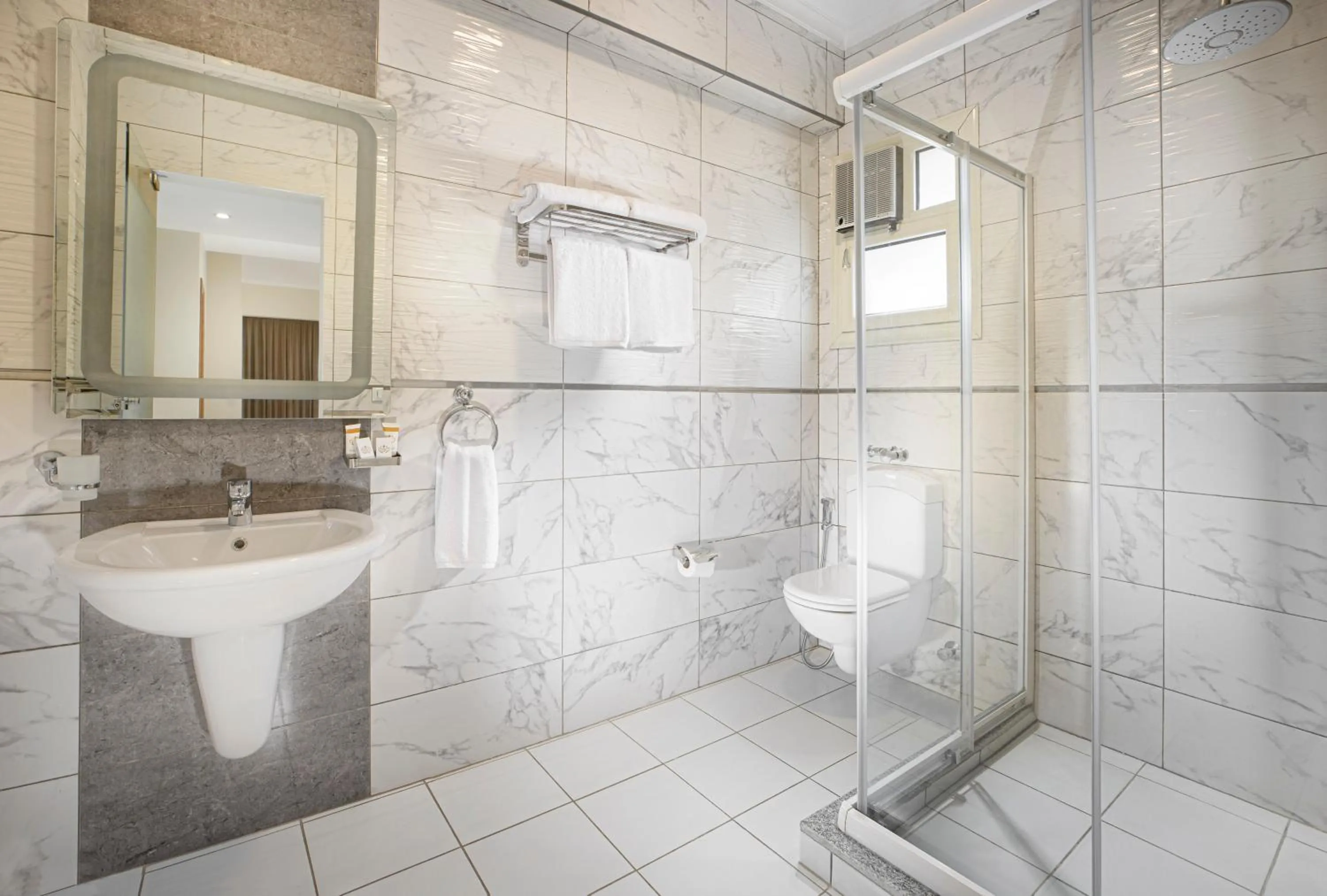 Shower in Vibotel Residence Hotel Apartments