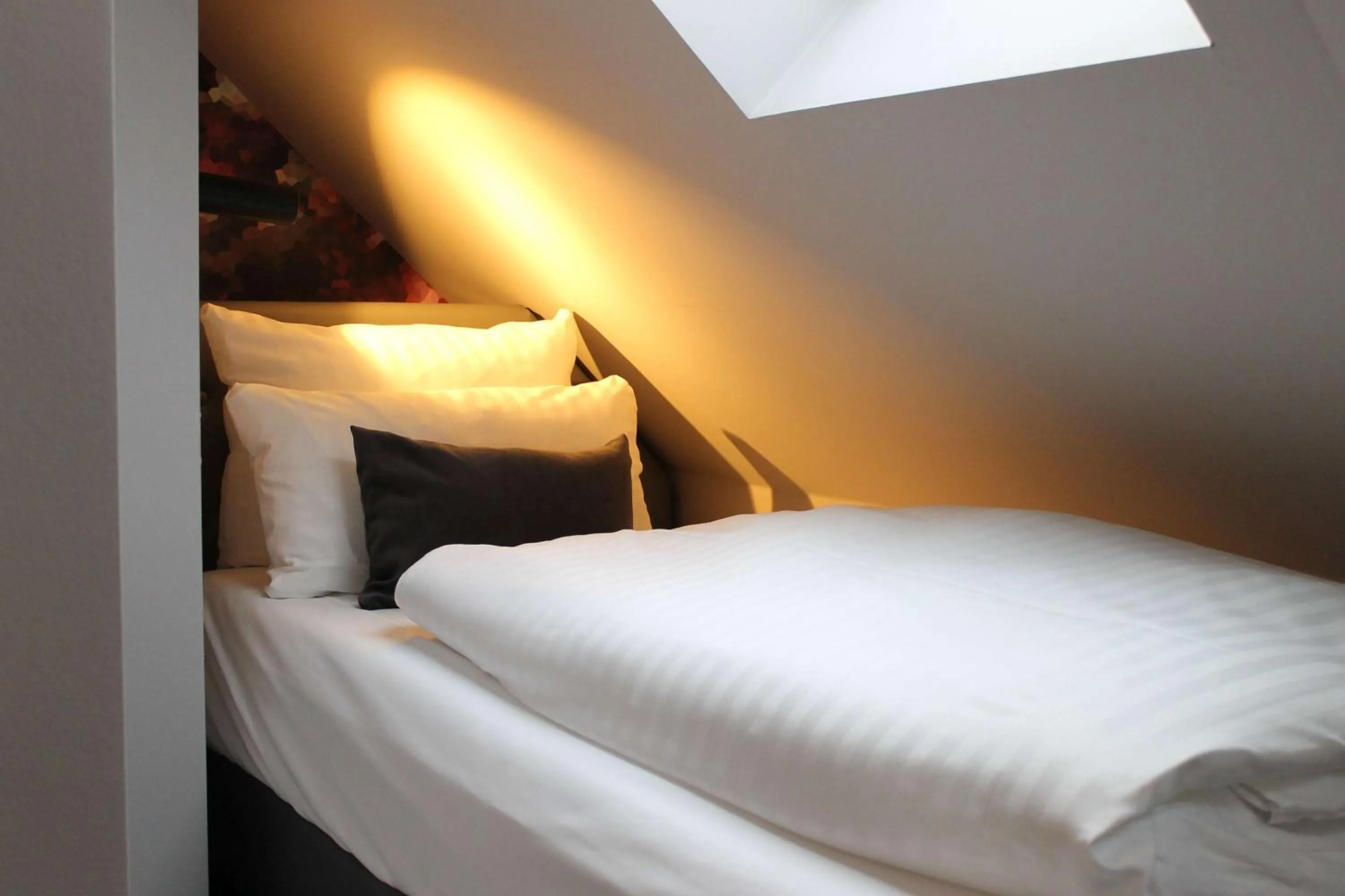 Photo of the whole room, Bed in Vienna House Easy by Wyndham Hamburg City