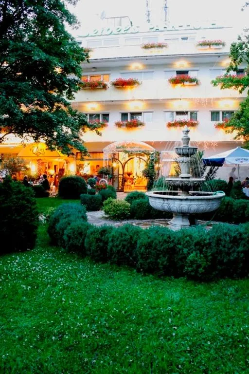 Property building in Seibel's Park Hotel