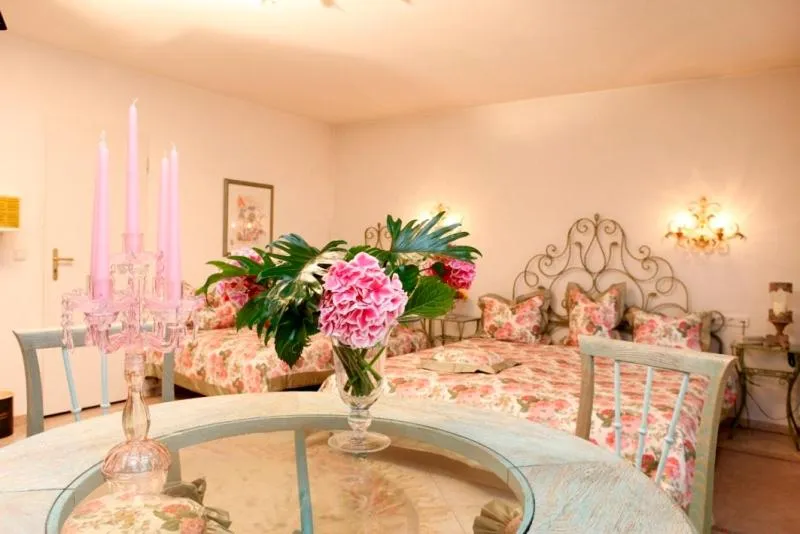 Photo of the whole room in Seibel's Park Hotel