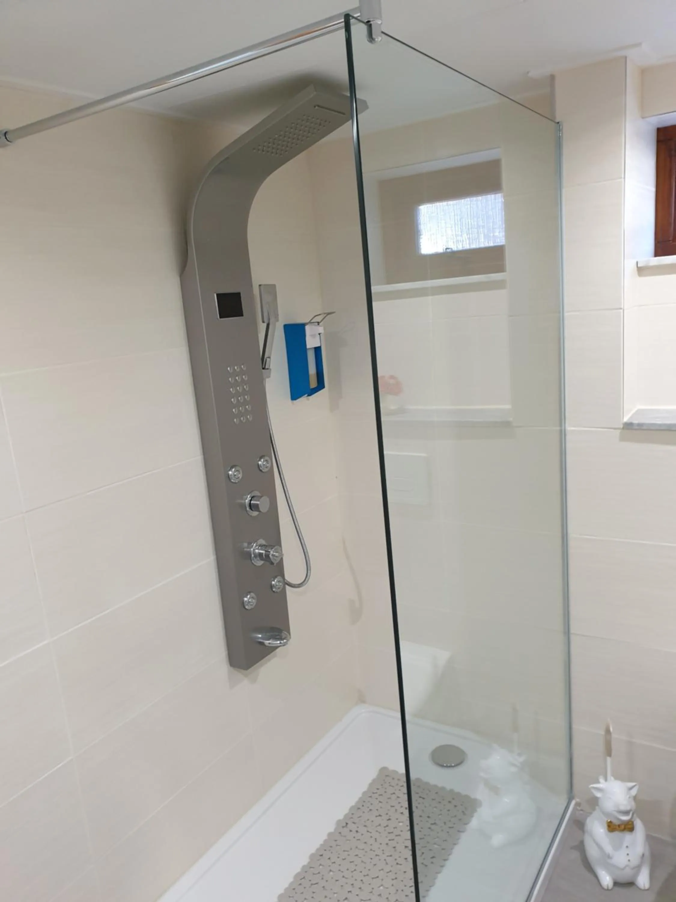 Shower in B & B Buchhorst 21481