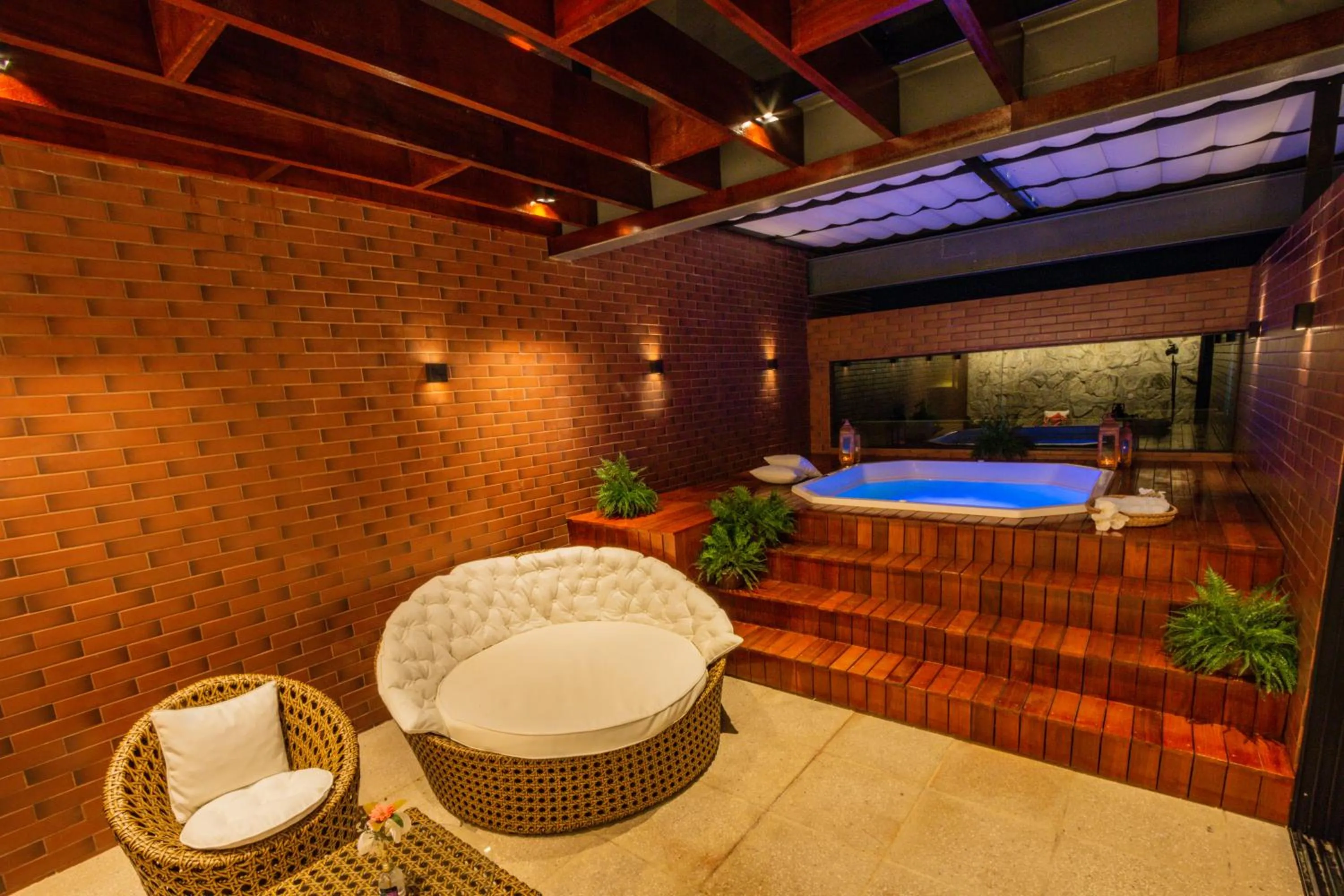 Hot Tub in Nova Onda Hotel