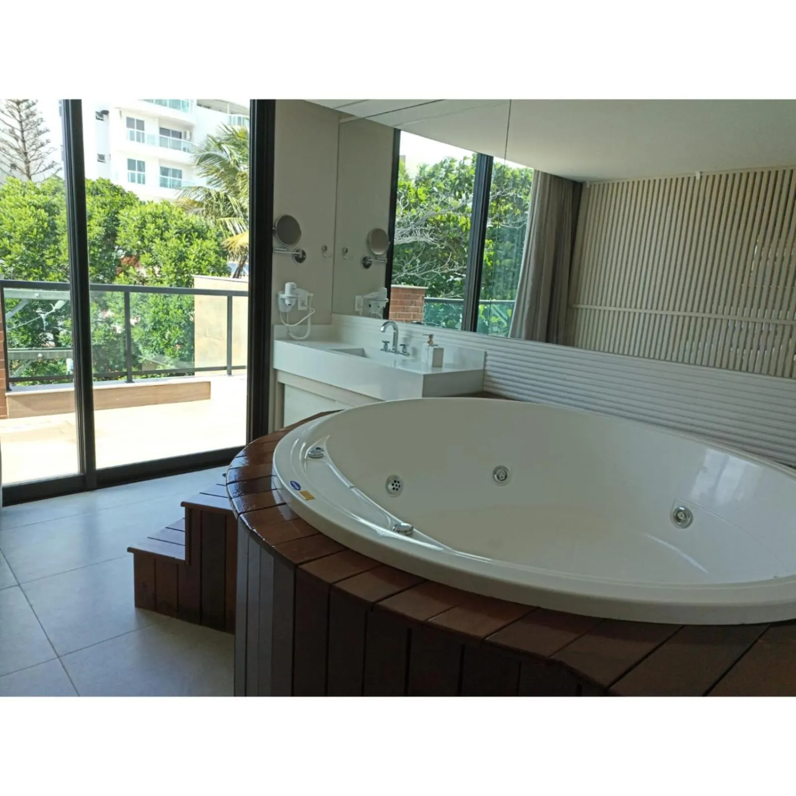 Hot Tub in Nova Onda Hotel