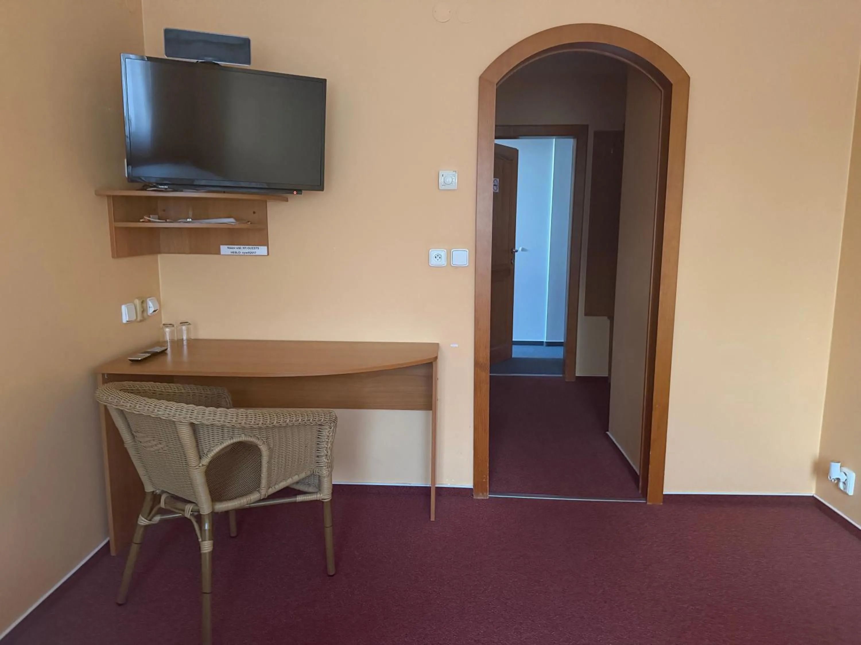 Twin Room with Bathroom - single occupancy in Penzion YORK