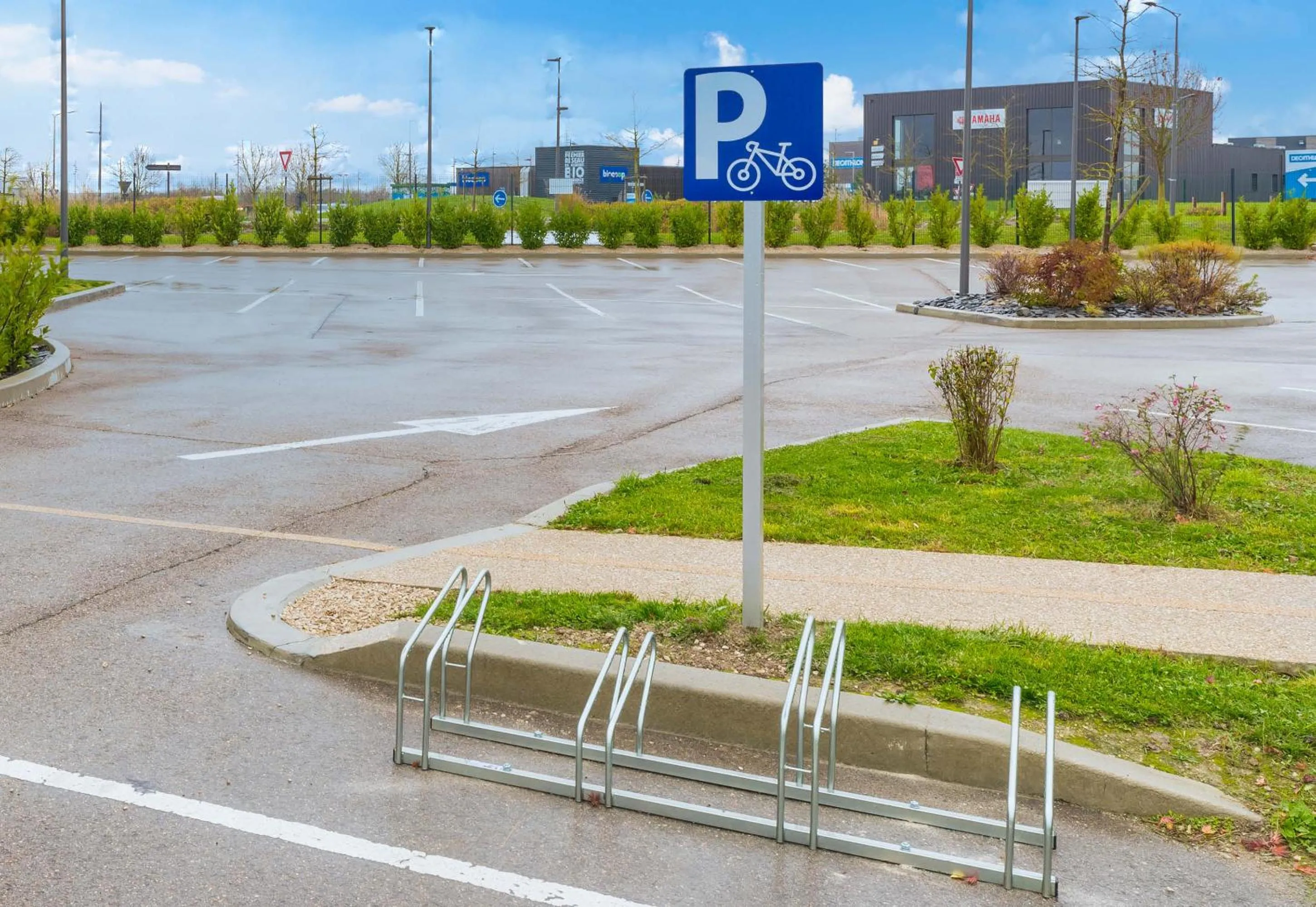 Parking in B&B HOTEL Troyes Magasins d'usine