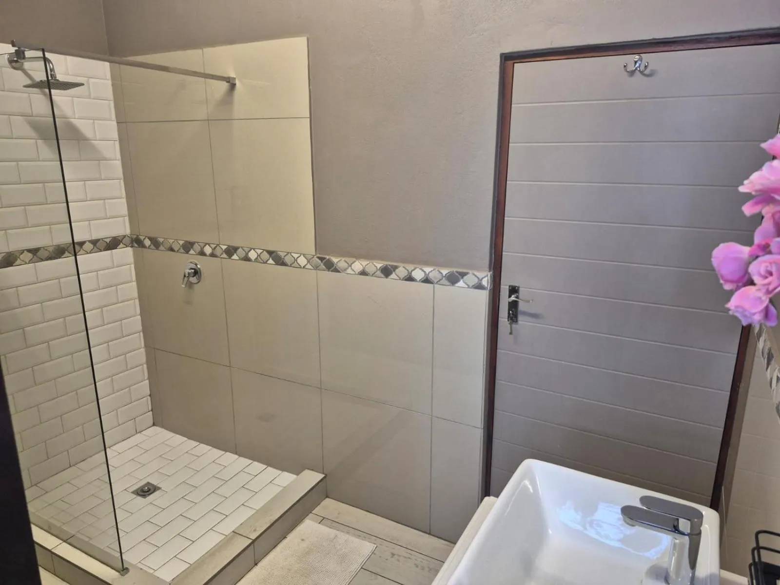 Shower in Potch Manor Guest House