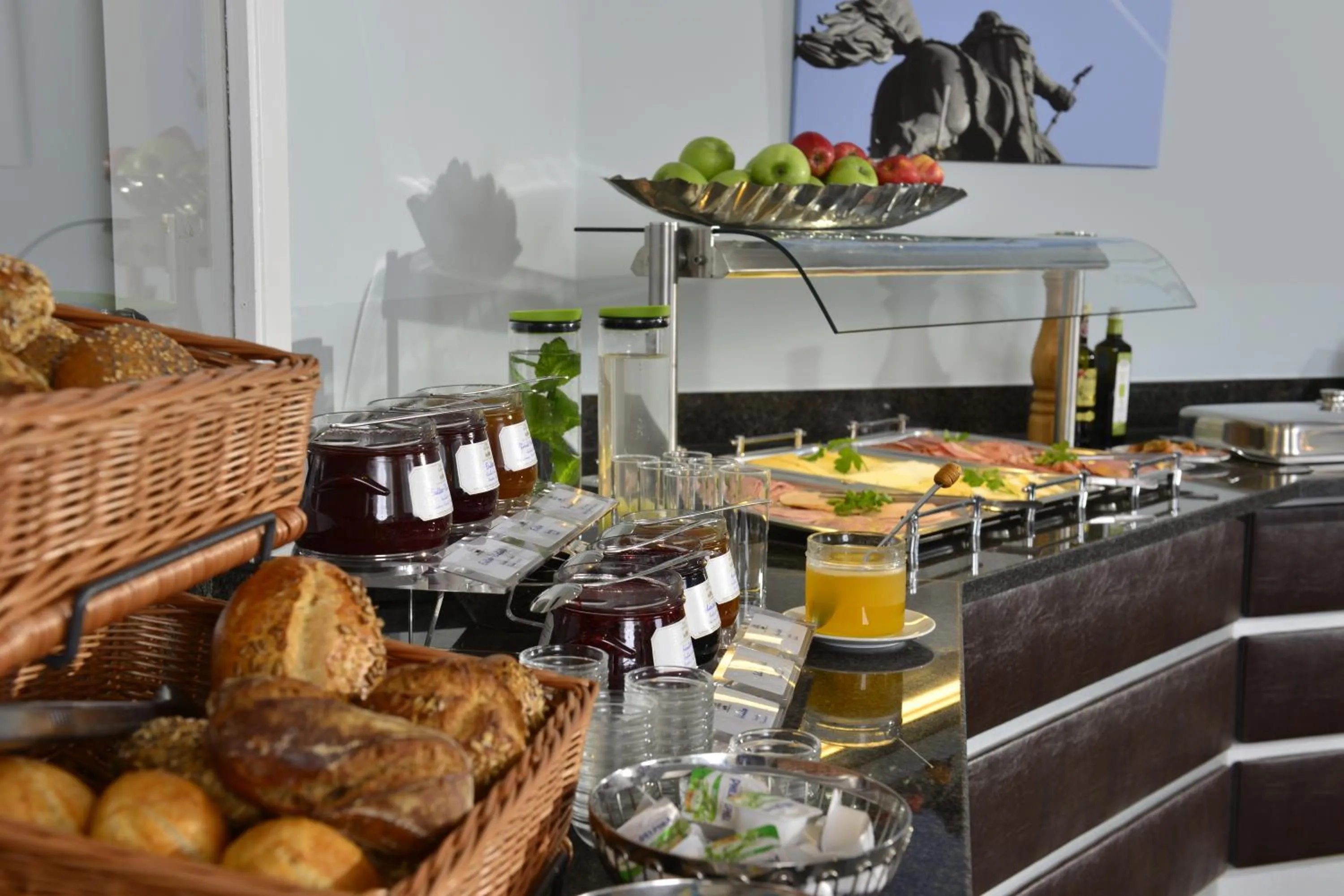 Food and drinks in Hotel Uhu Garni - Superior