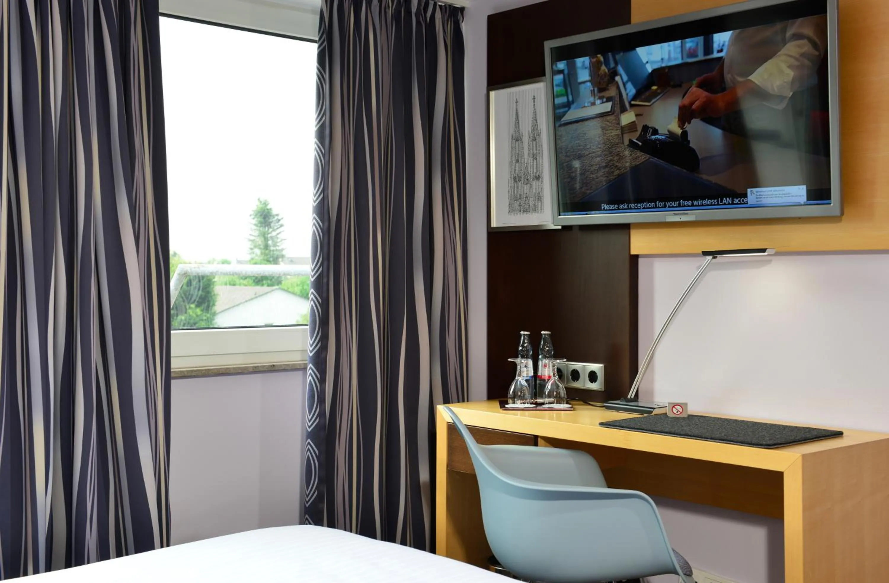 Photo of the whole room, Bed in Hotel Uhu Garni - Superior