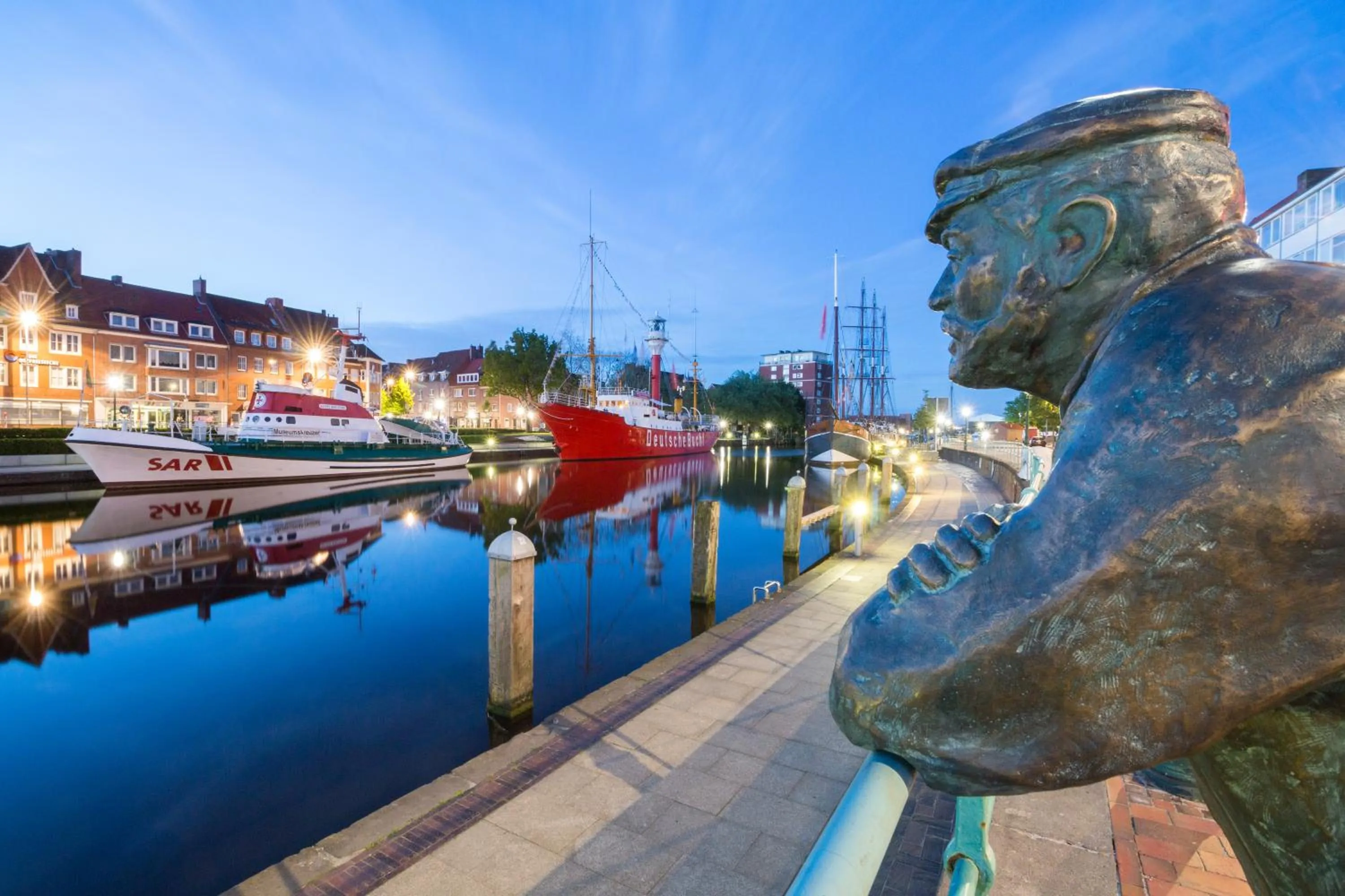 Nearby landmark in Hotel DH -Deutsches Haus-