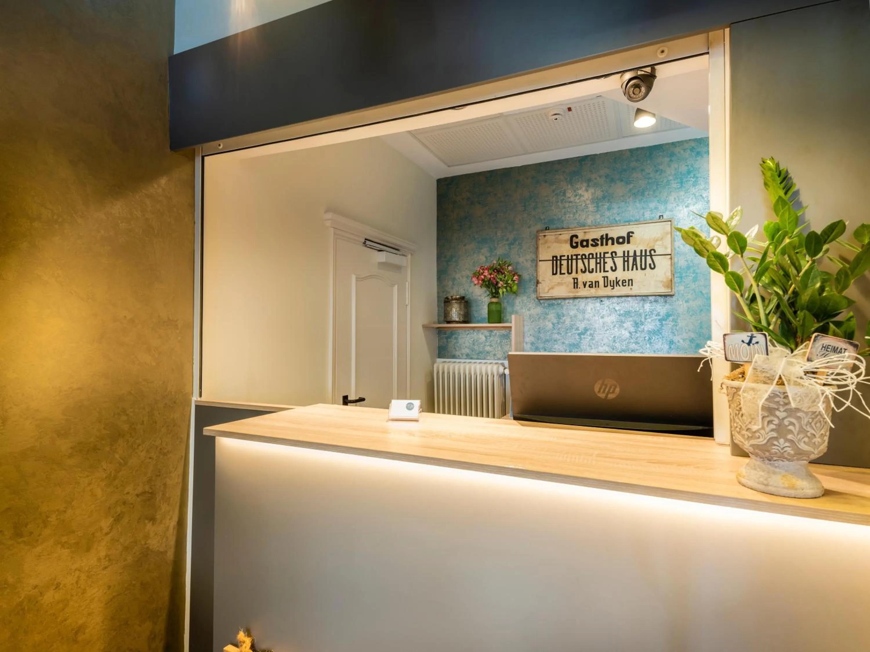 Lobby or reception in Hotel DH -Deutsches Haus-