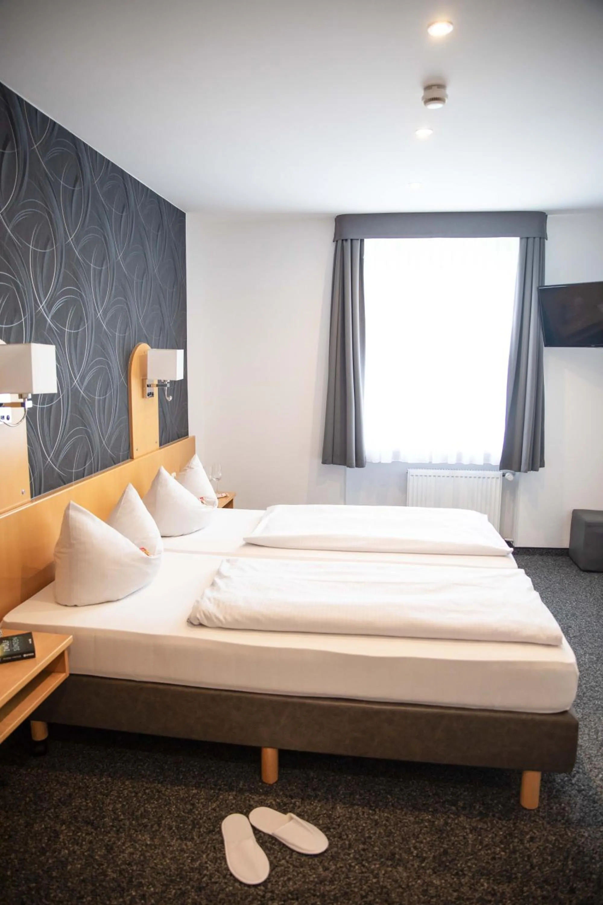 Photo of the whole room, Bed in Hotel Regina