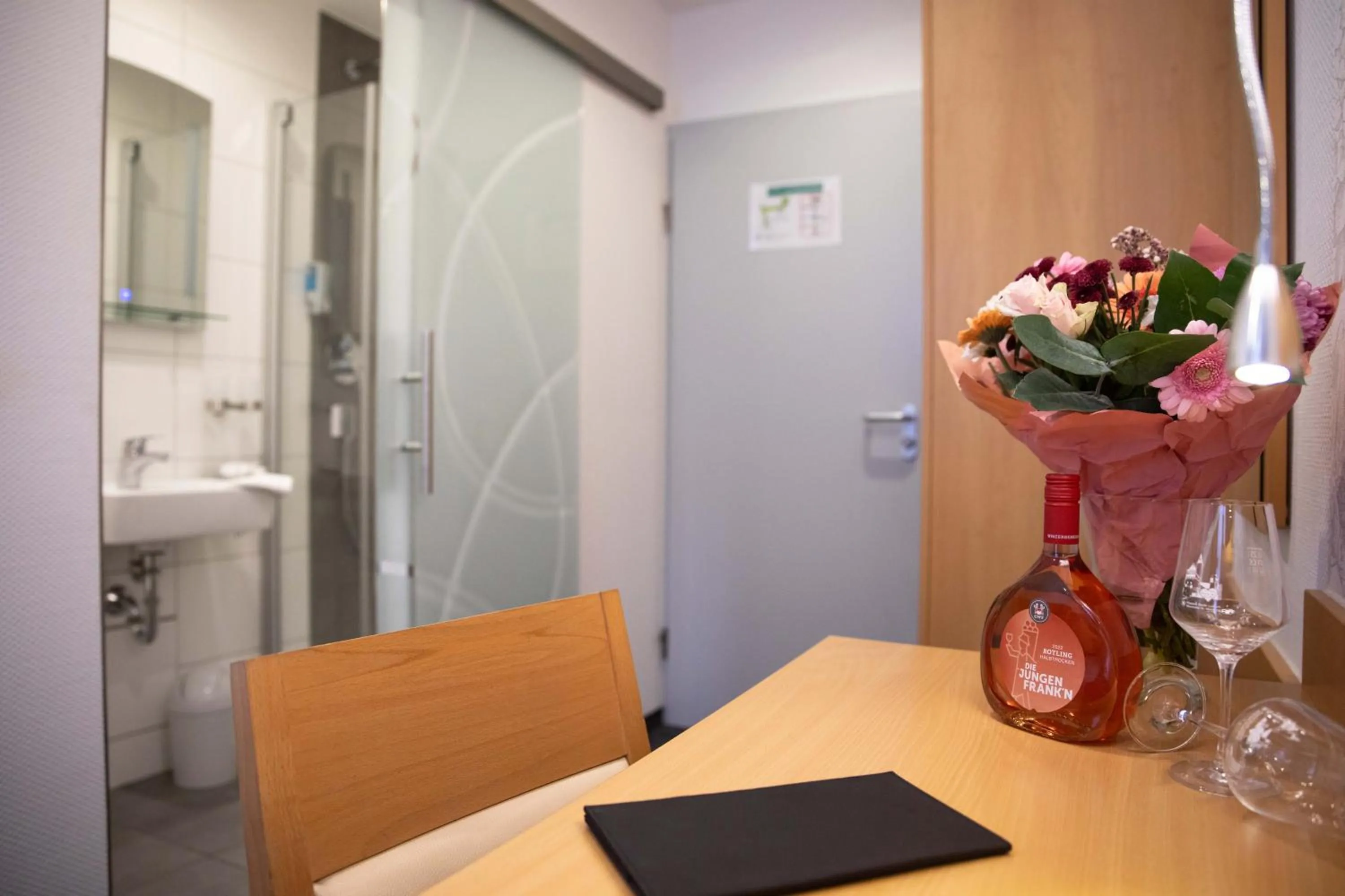 room service in Hotel Regina