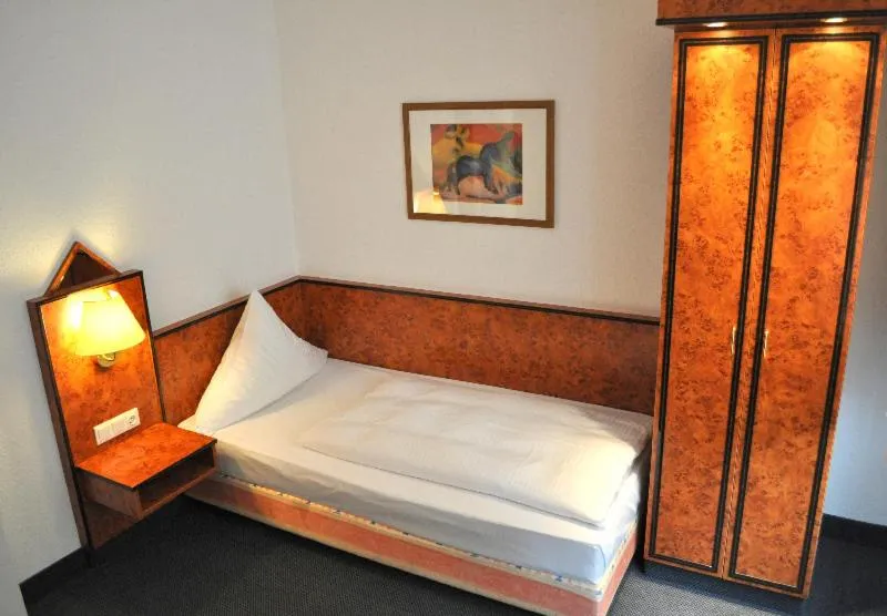Bed in Trip Inn Hotel Minerva Frankfurt