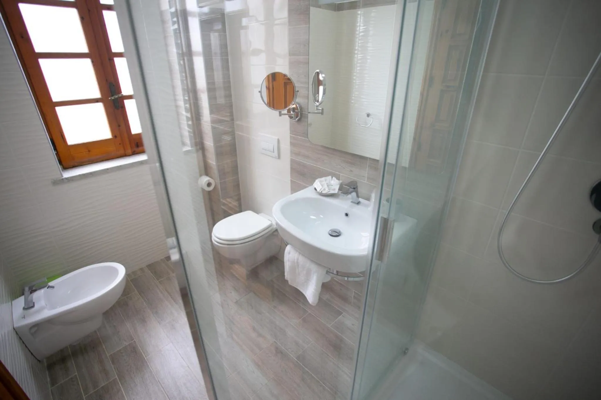 Shower in B&B Leonida