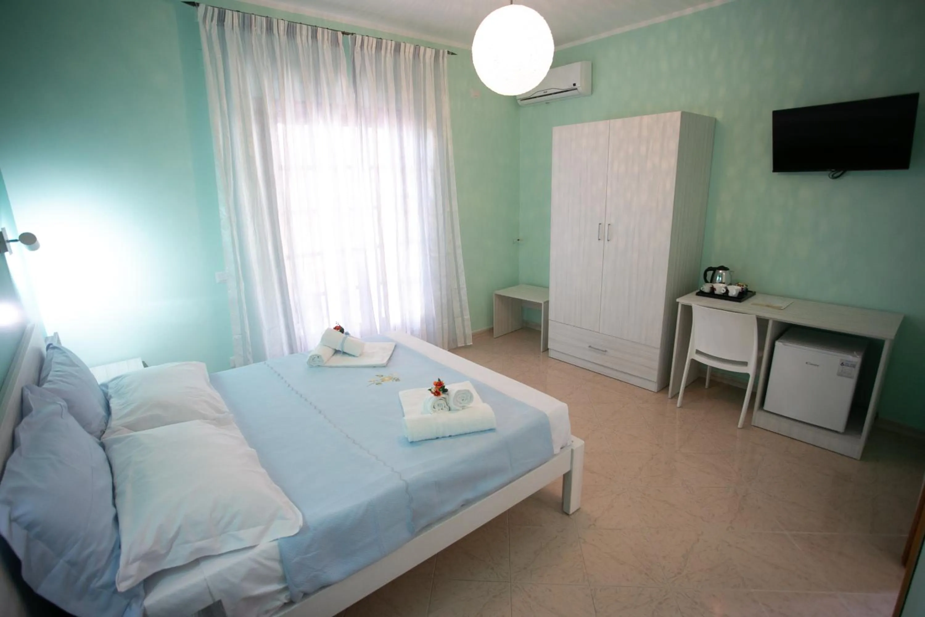 Photo of the whole room, Bed in B&B Leonida