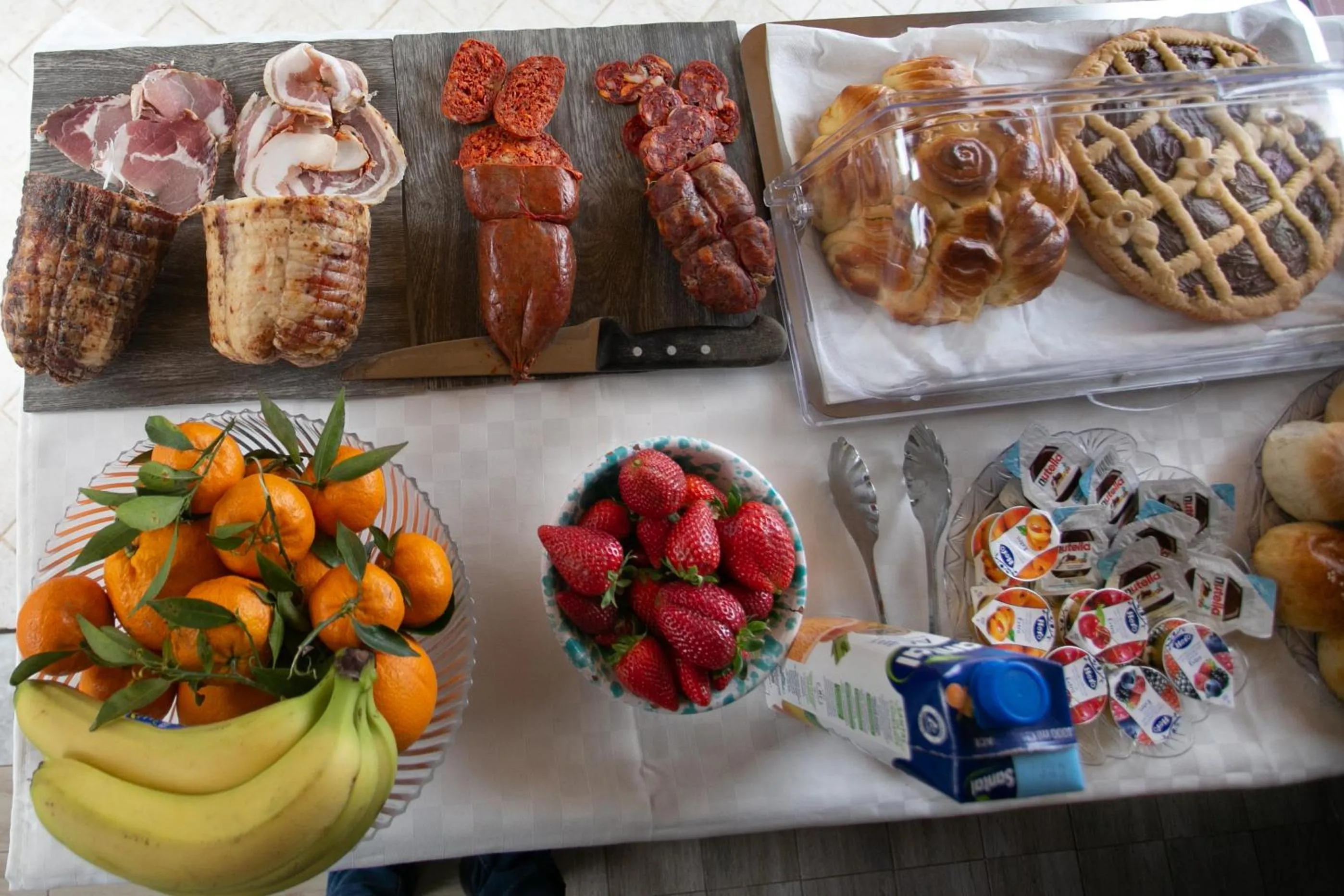 Continental breakfast in B&B Leonida