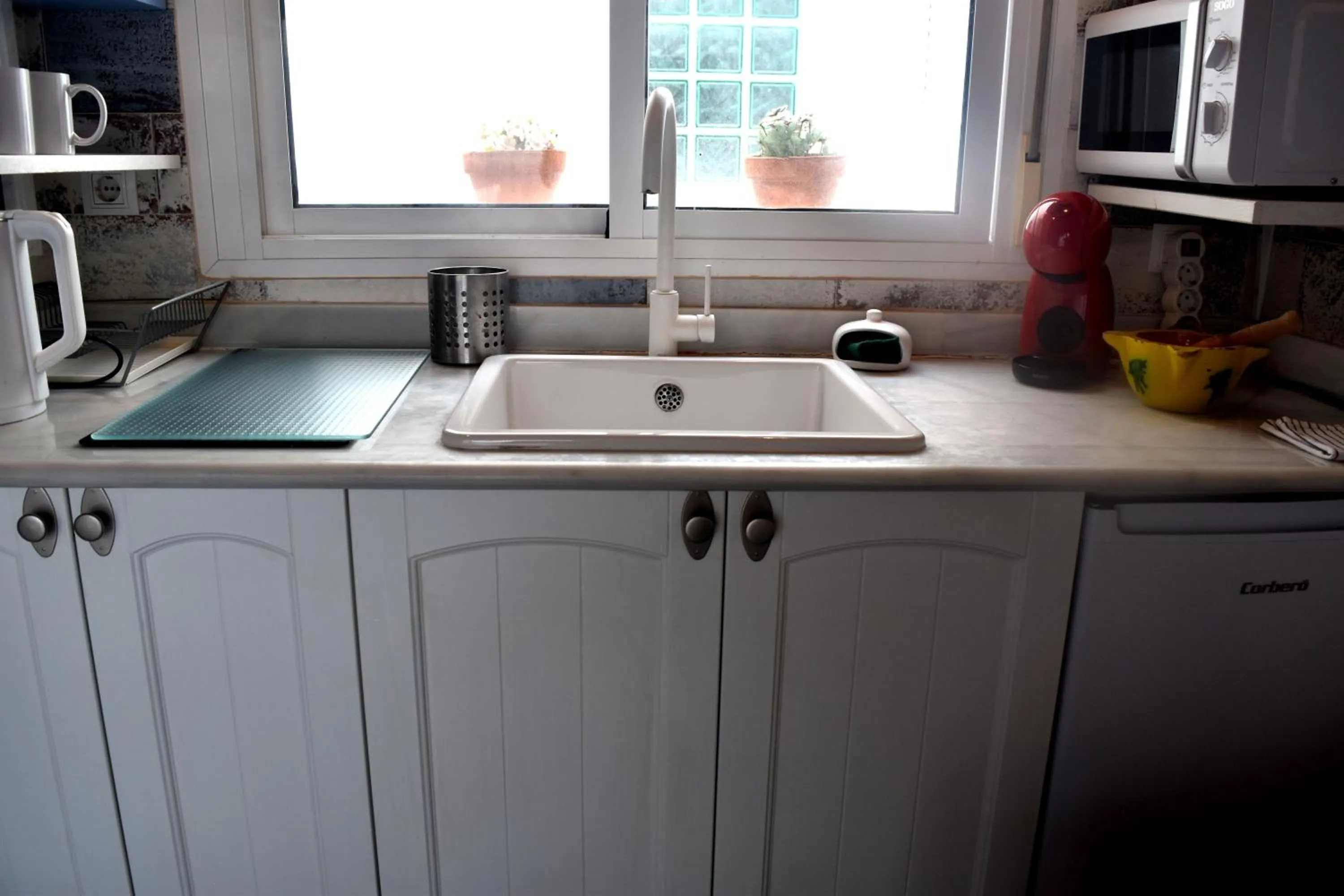 Kitchen or kitchenette in Ático céntrico plaza Moravia ,San Julian.