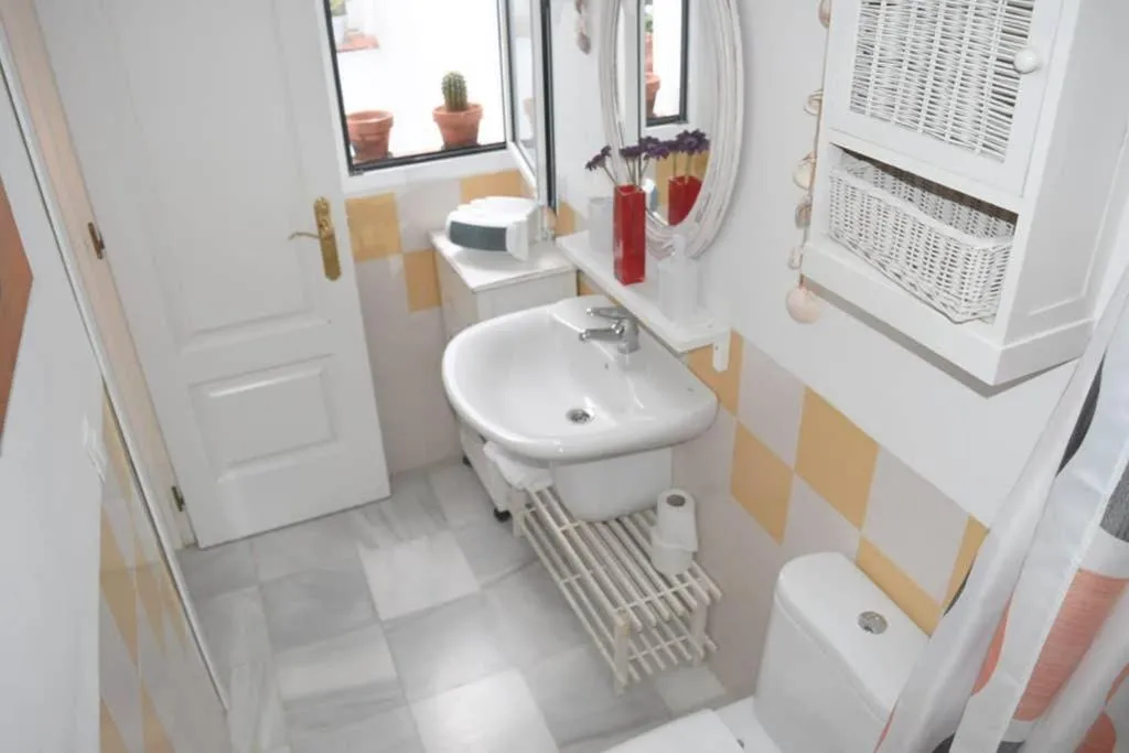 Bathroom in Ático céntrico plaza Moravia ,San Julian.
