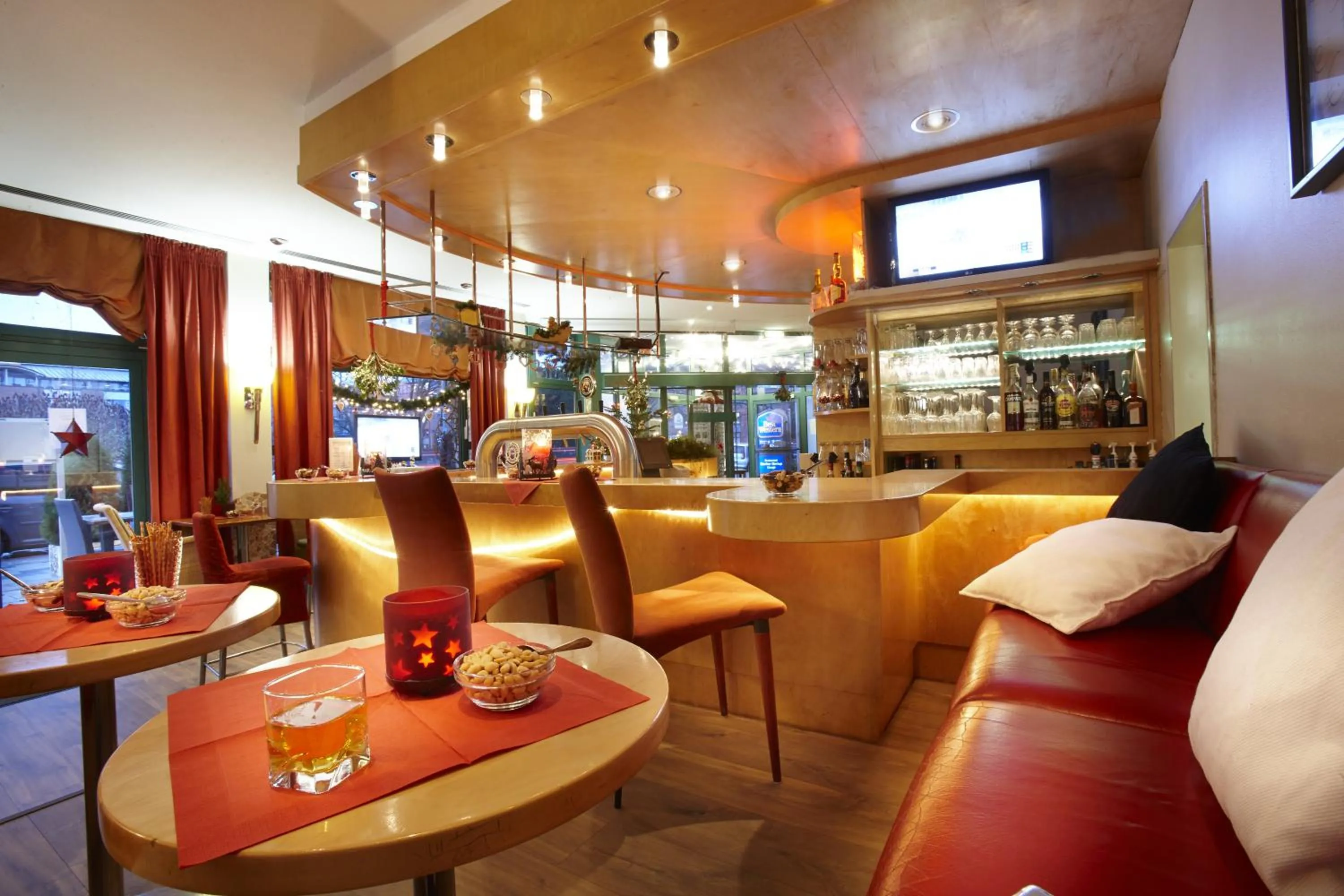Lounge or bar in Ambiente Langenhagen Hannover by Tulip Inn