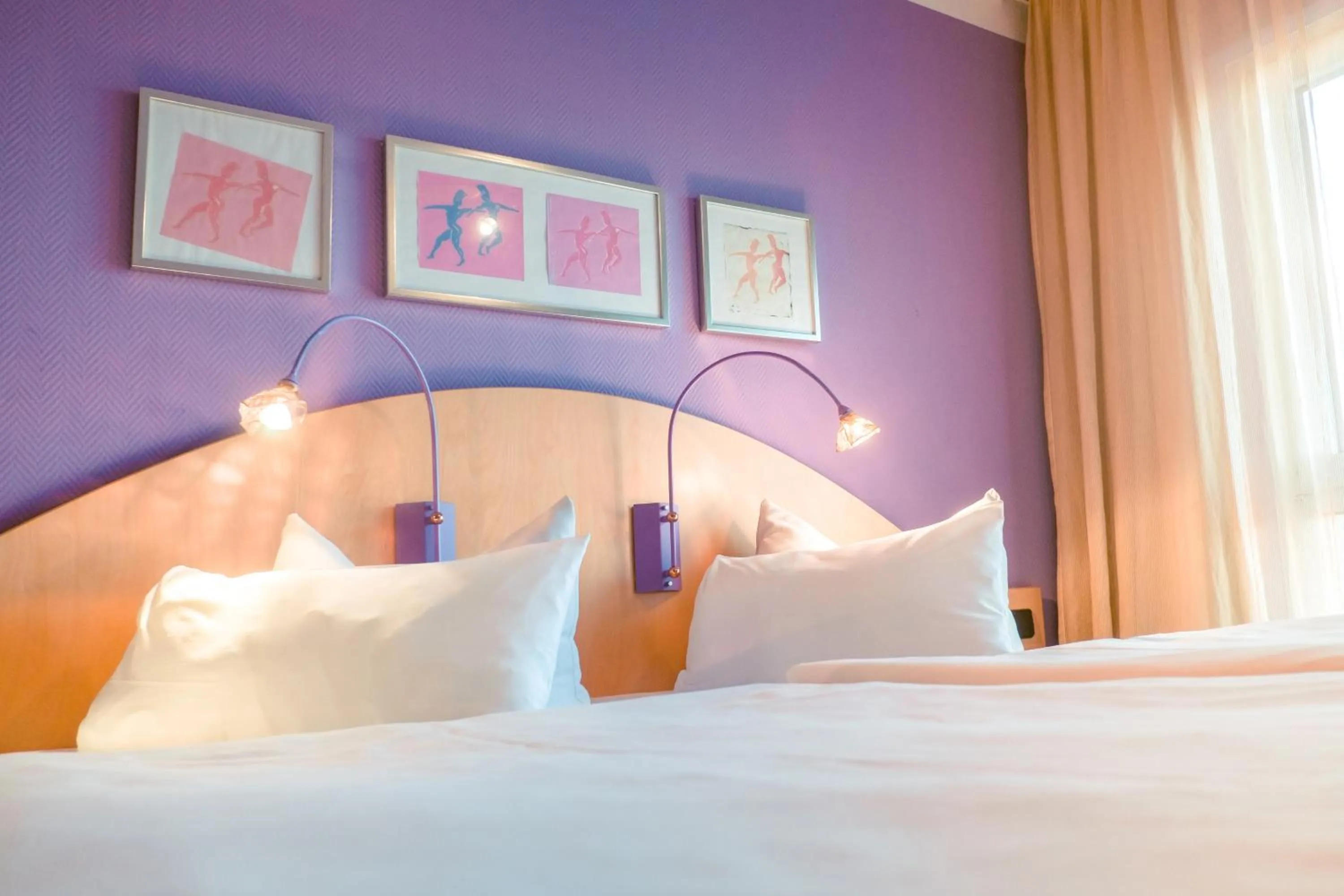 Photo of the whole room, Bed in Ambiente Langenhagen Hannover by Tulip Inn