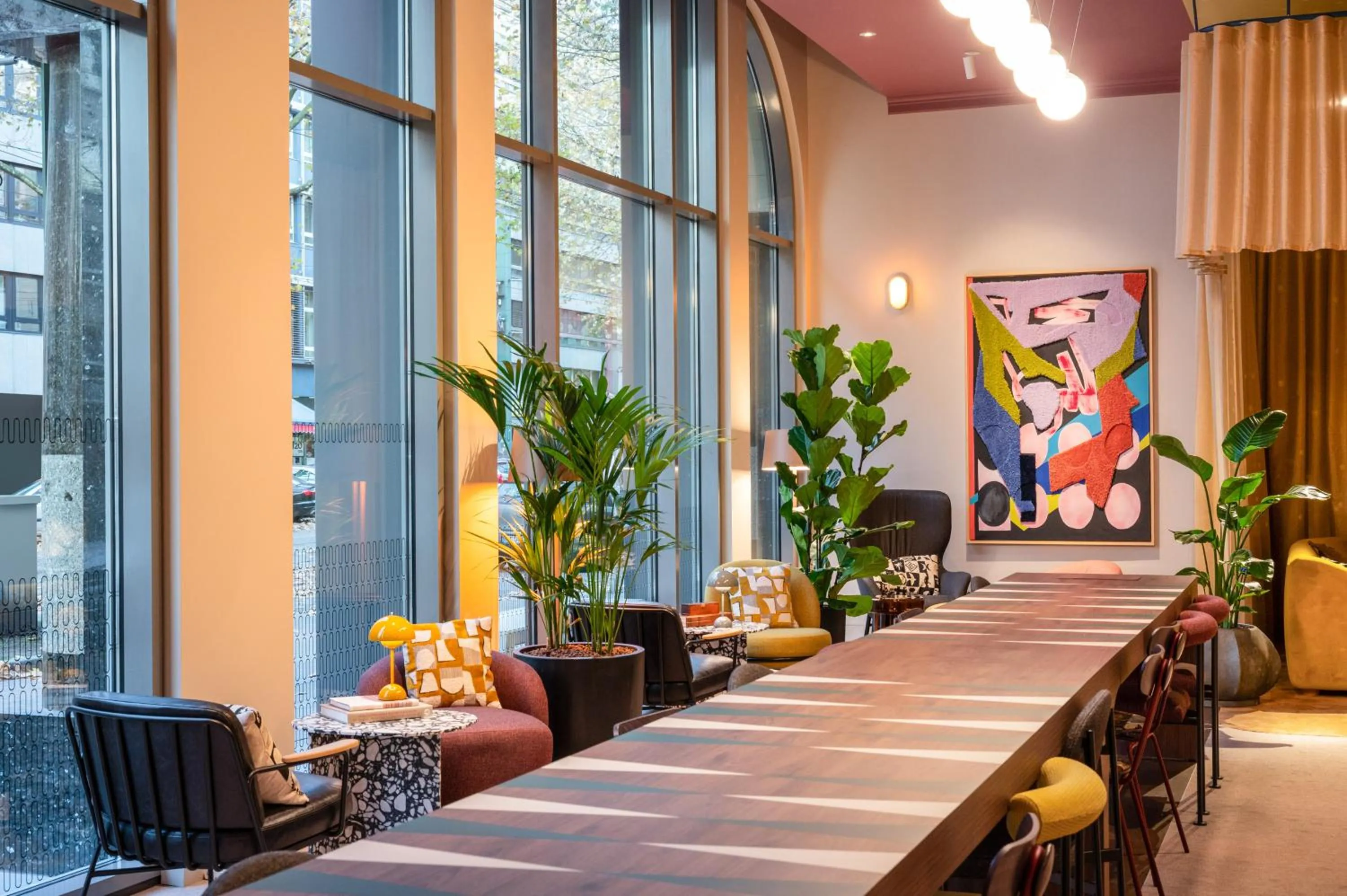 Restaurant/places to eat in TRIBE Düsseldorf