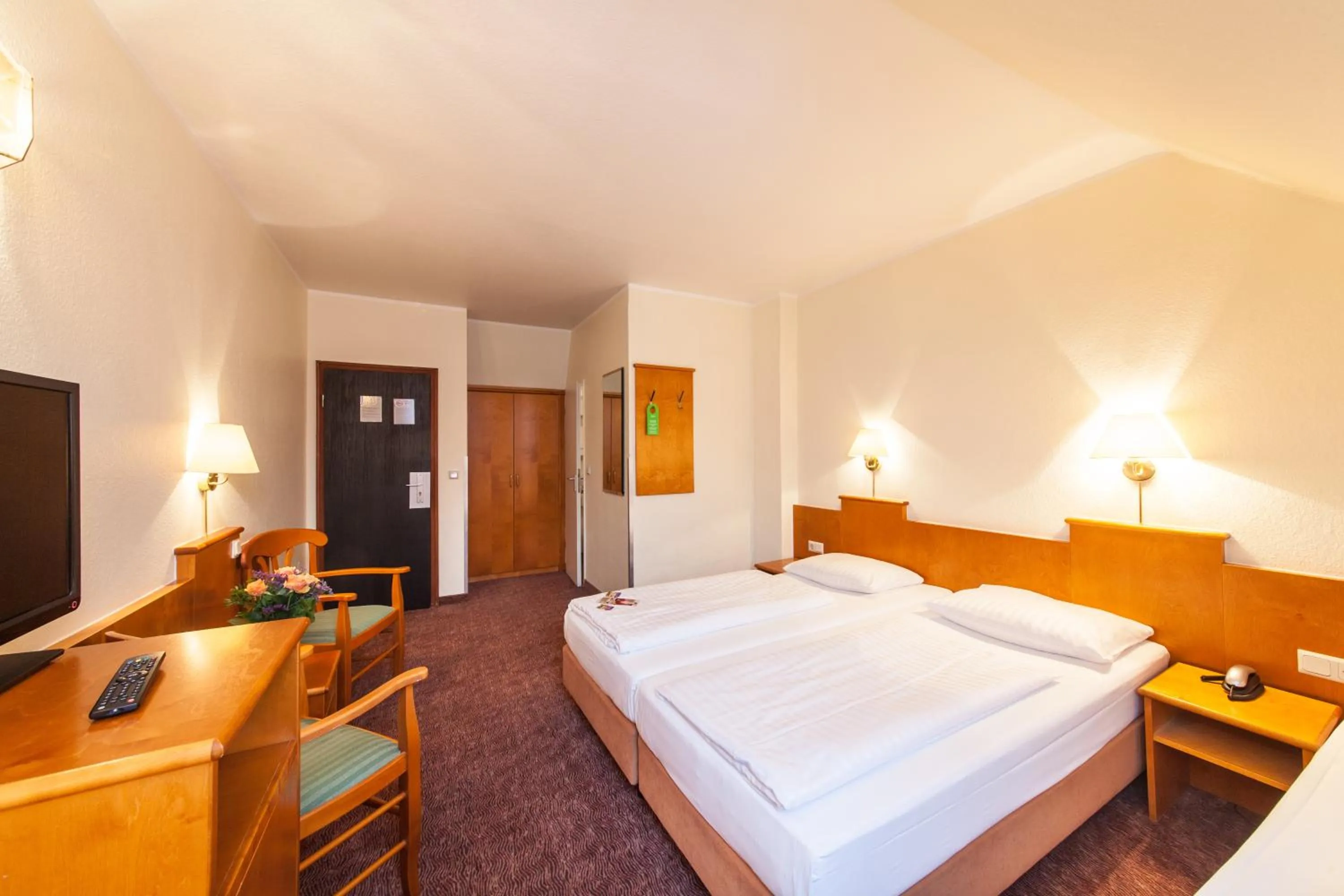 Photo of the whole room, Bed in Hotel Ahl Meerkatzen