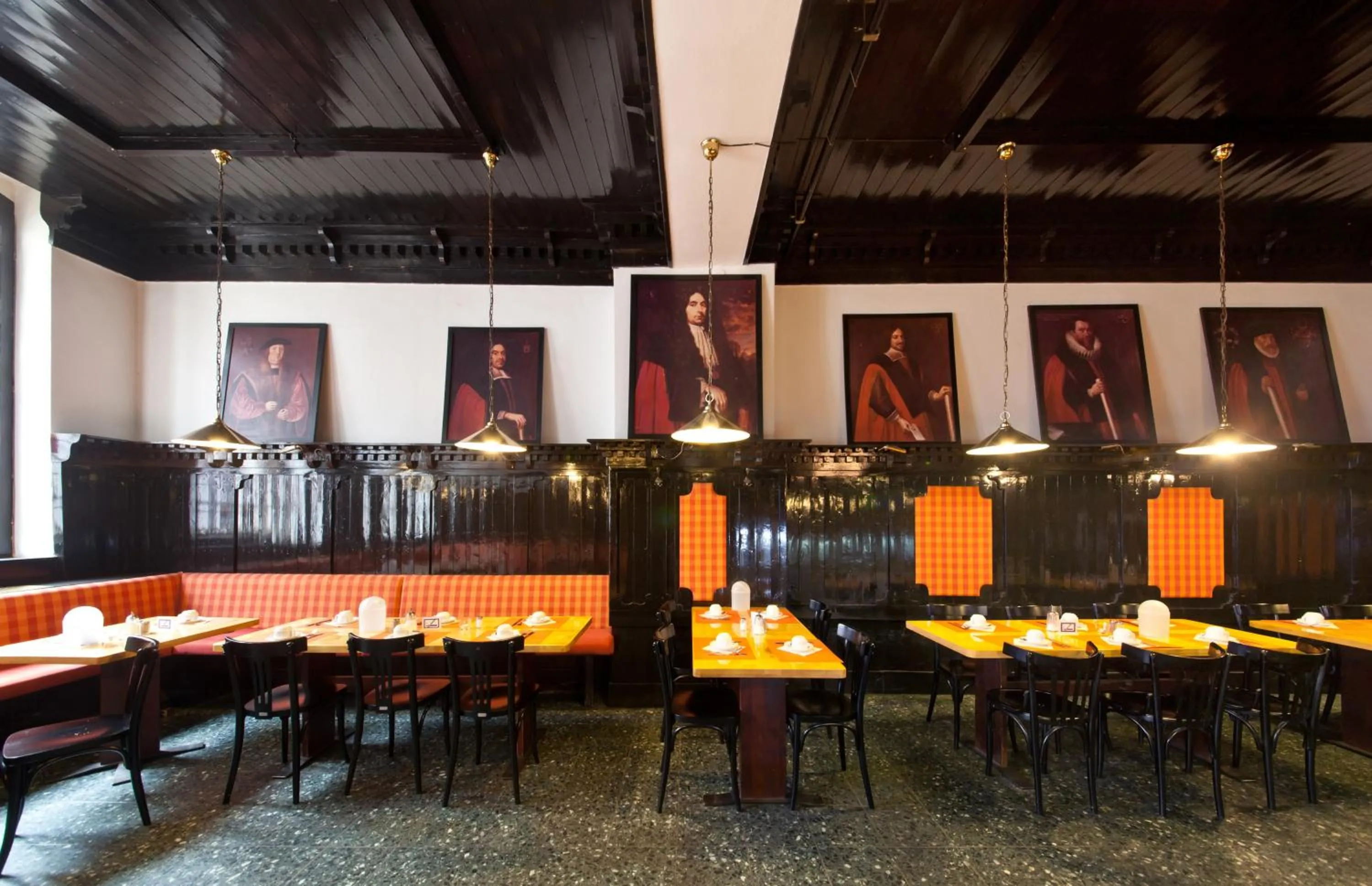 Restaurant/places to eat in Hotel Ahl Meerkatzen