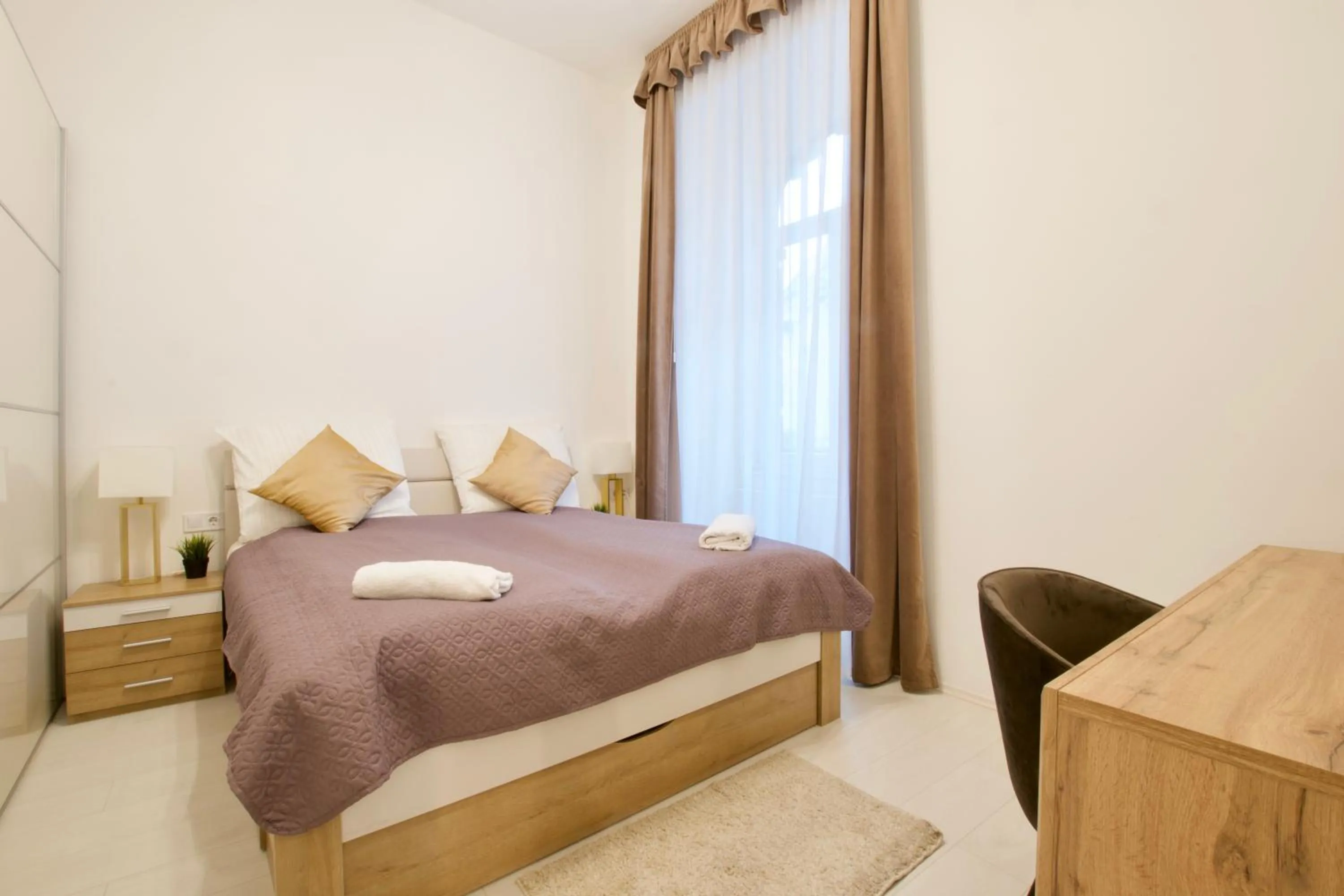 Bed in Premium Apartments by Hi5 - Elegant Suites