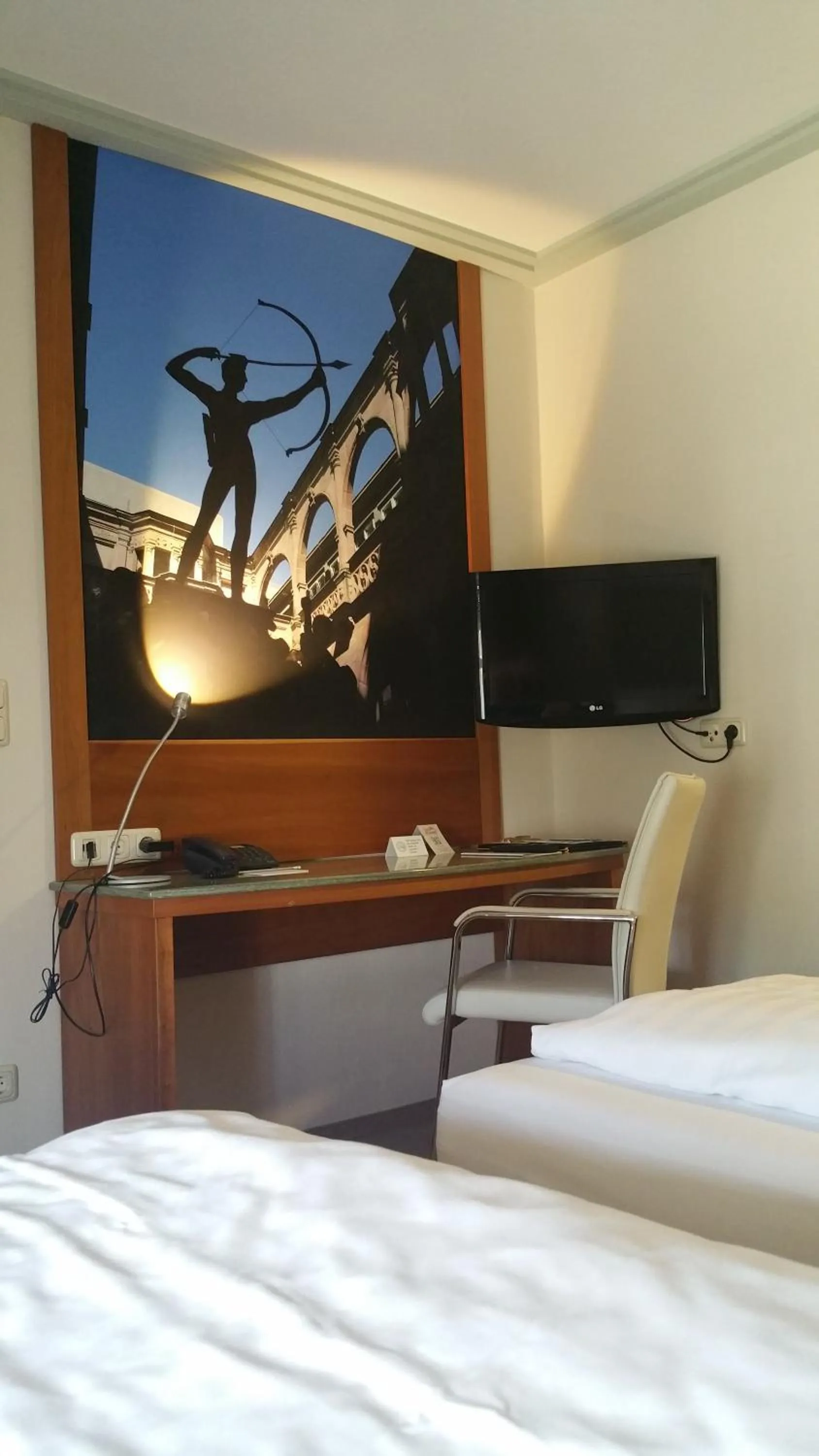 TV and multimedia, Bed in Hotel Cristal
