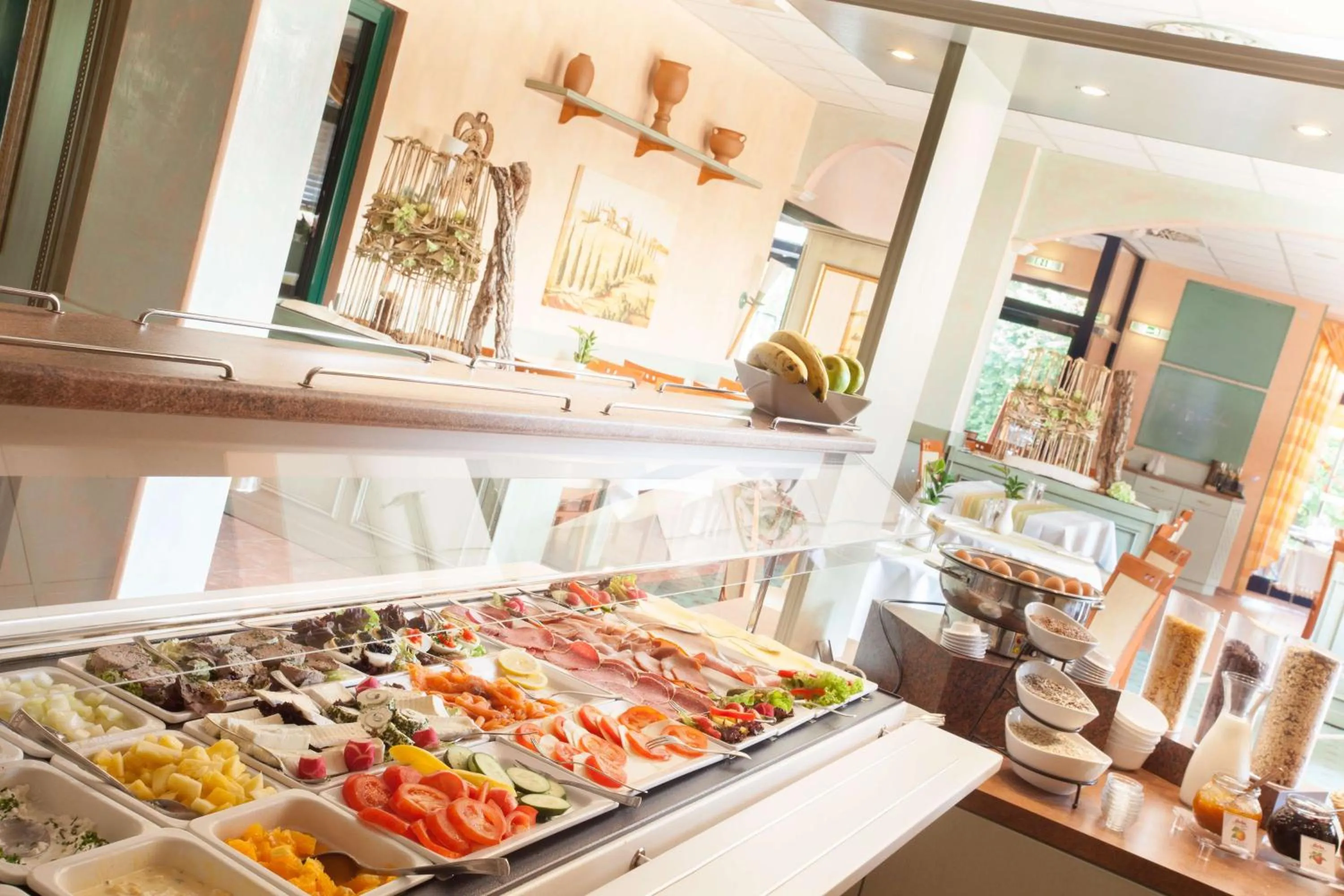 Restaurant/places to eat in Suite Hotel Leipzig