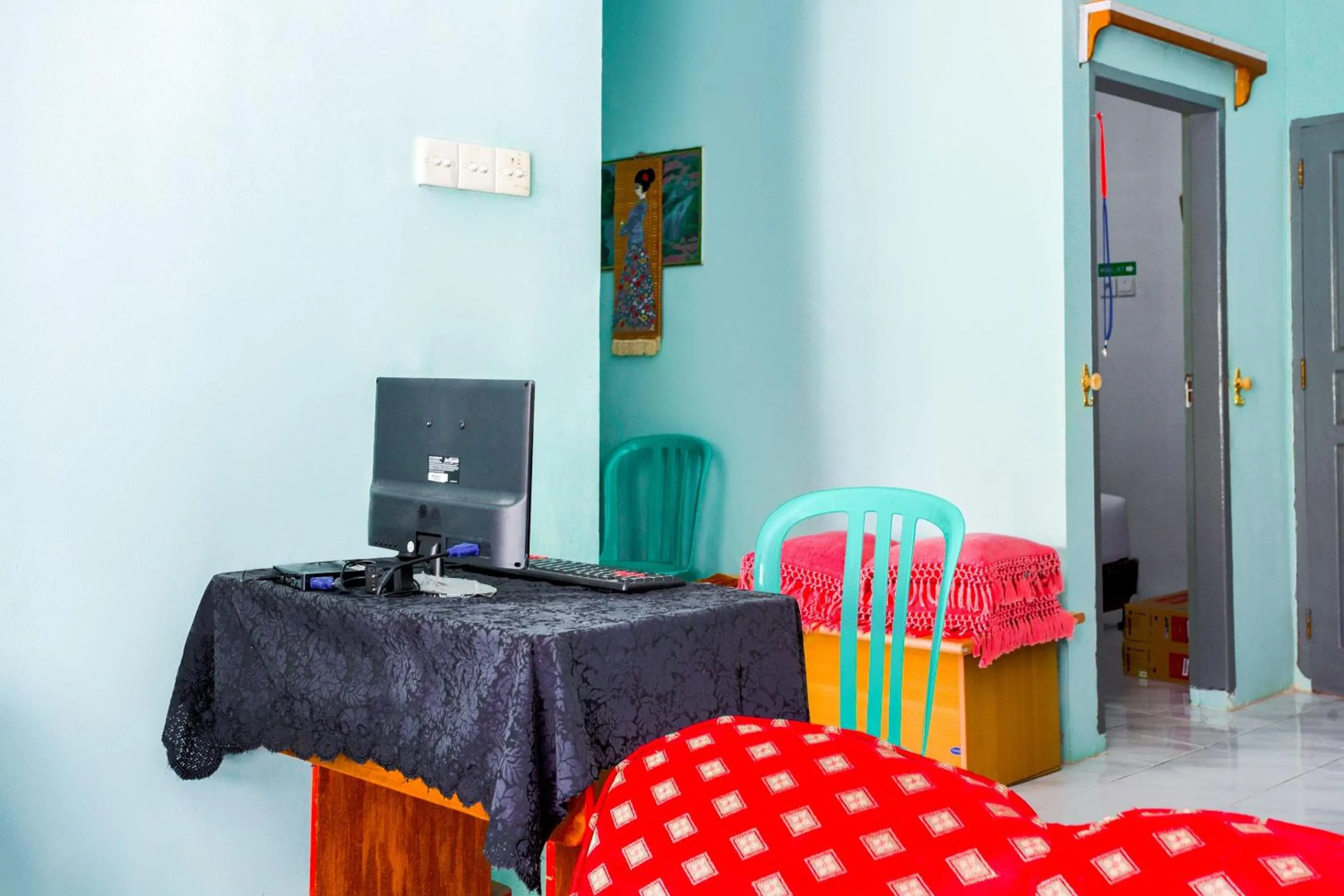 Lobby or reception in OYO 2903 Putri Residence Syariah