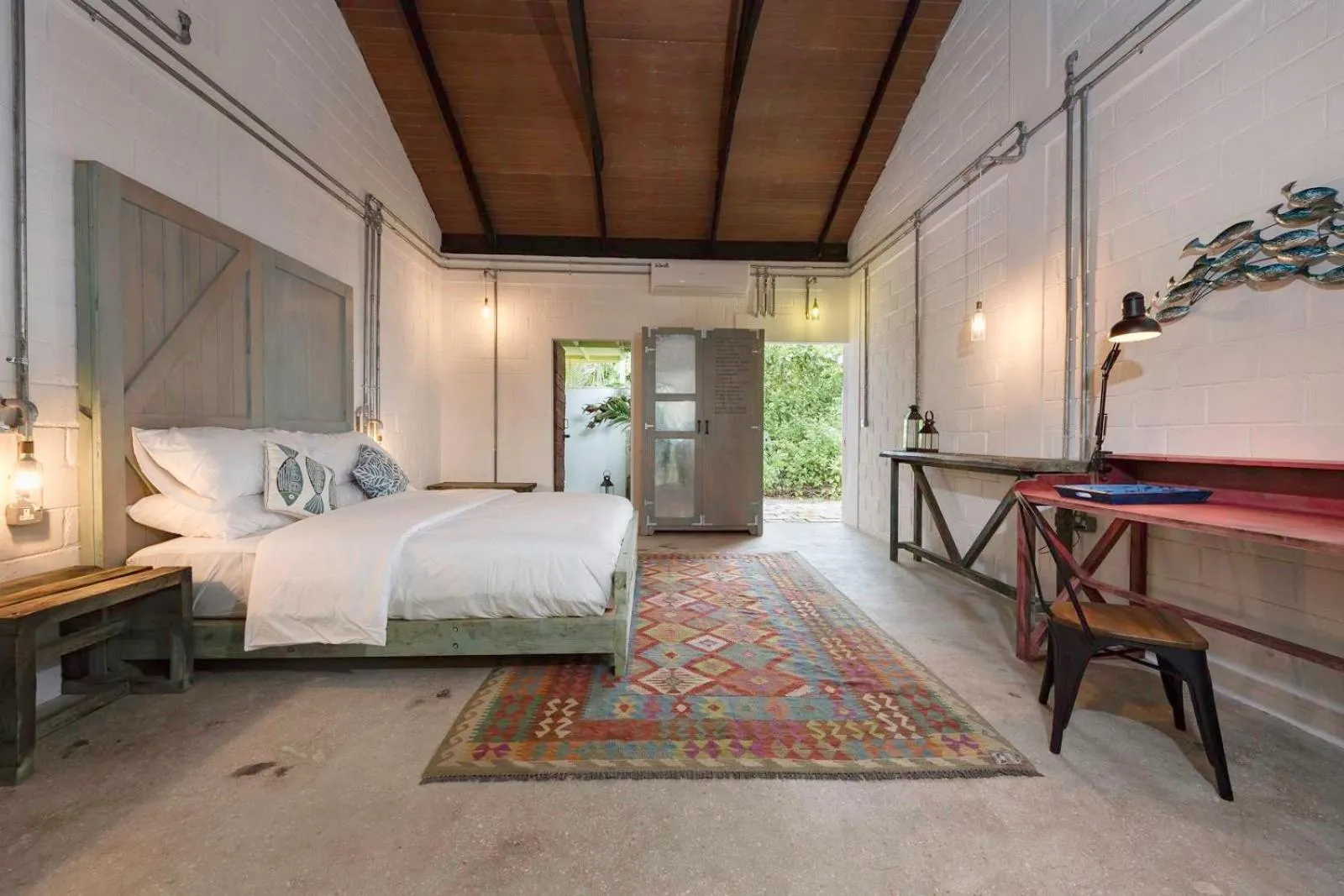 Photo of the whole room, Bed in Mi Lugar Maldives