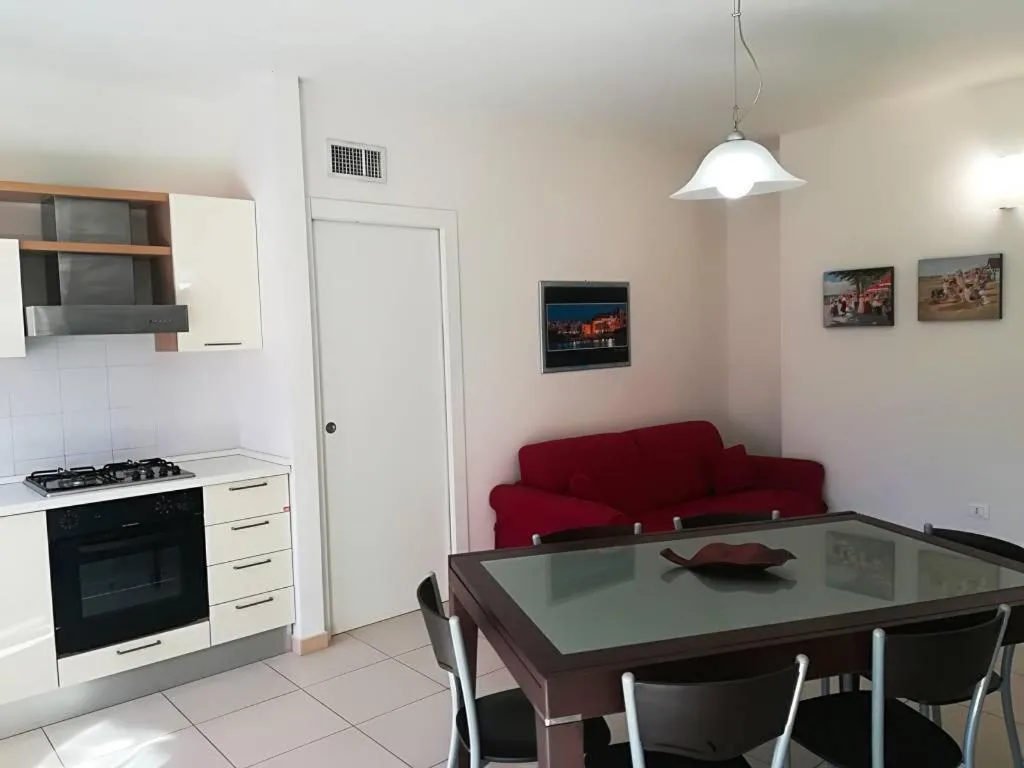 Dining Area in Casa Vacanze Dafne Otranto 4 posti