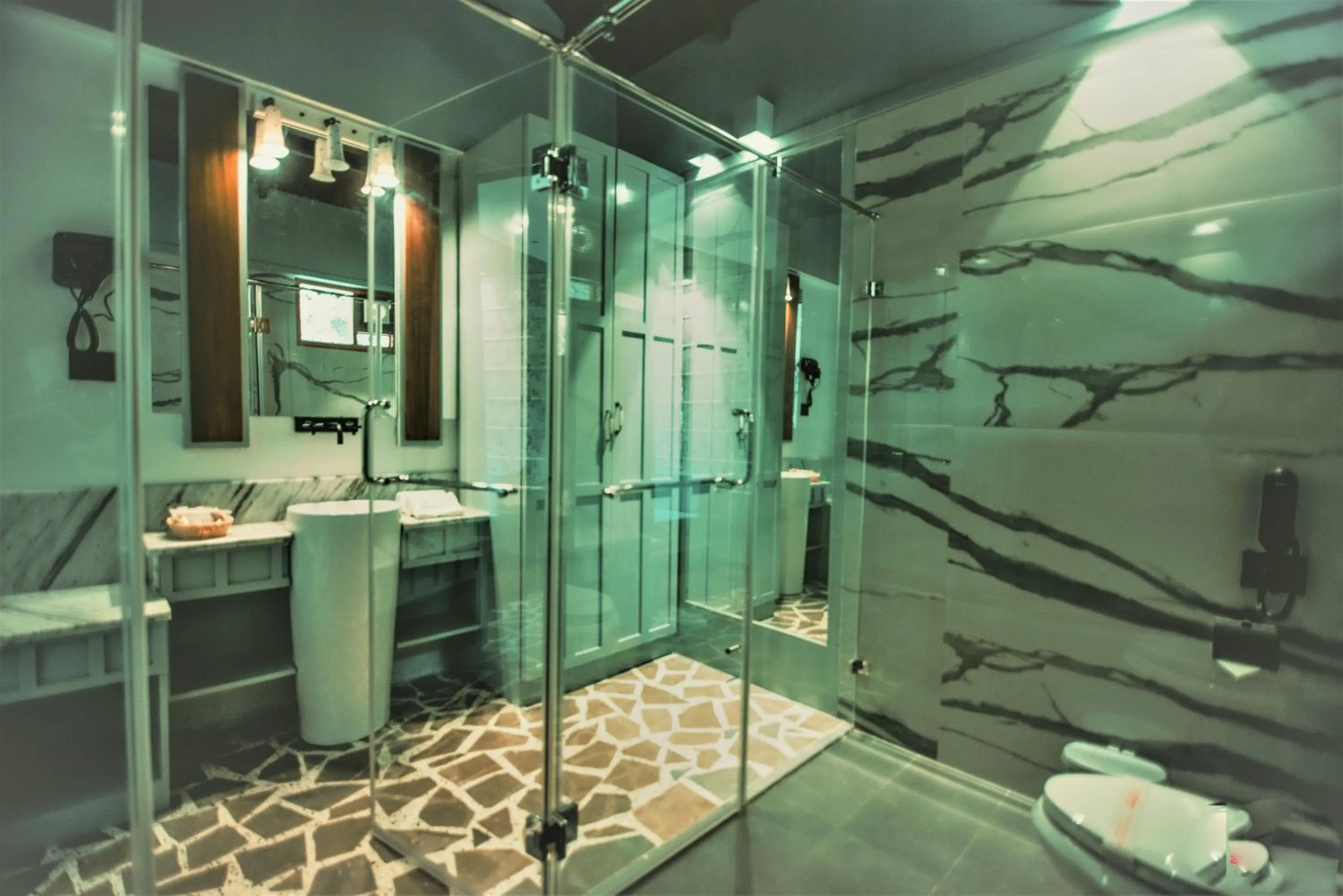 Bathroom in Symphony Samudra Beachside Jungle Resort And Spa