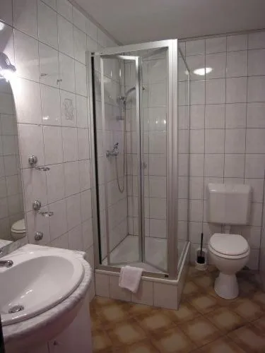 Bathroom in Hotel Adria Stuben