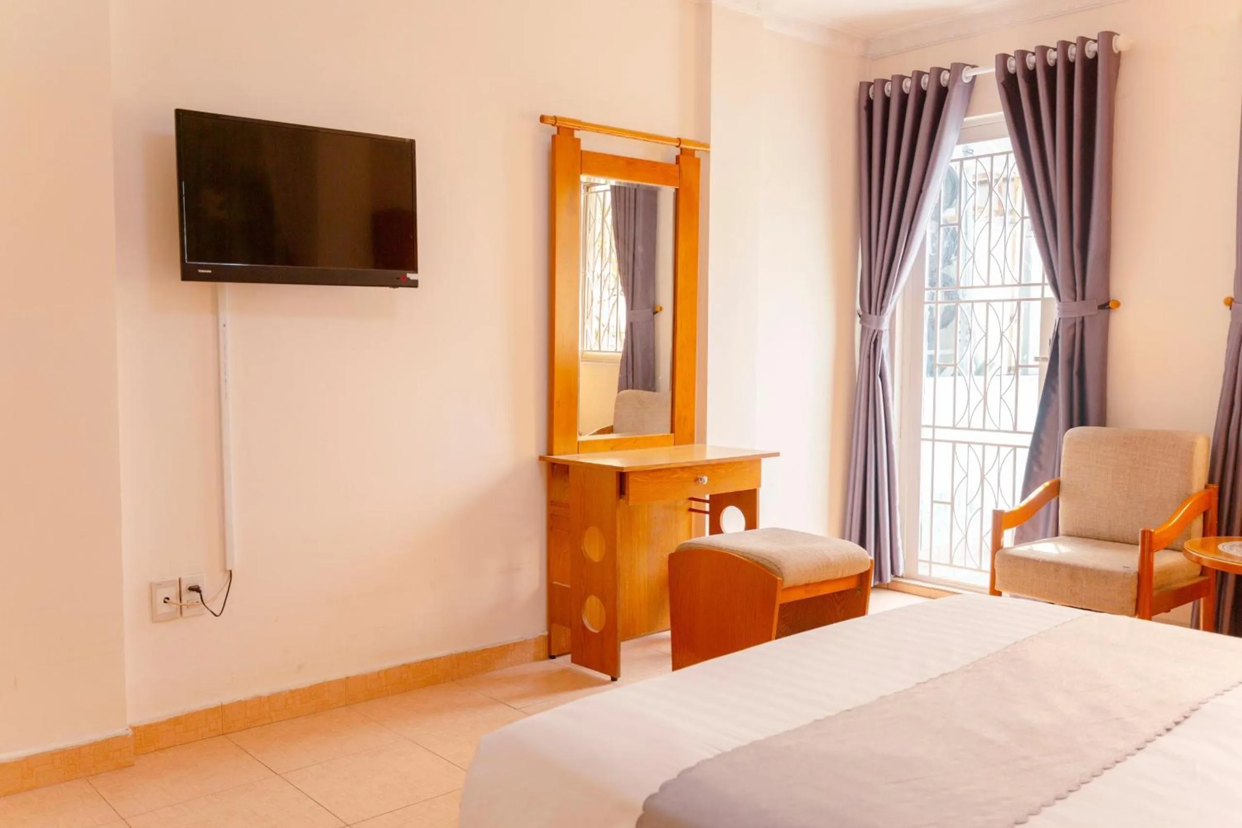 TV and multimedia, Bed in Giang Linh Hotel