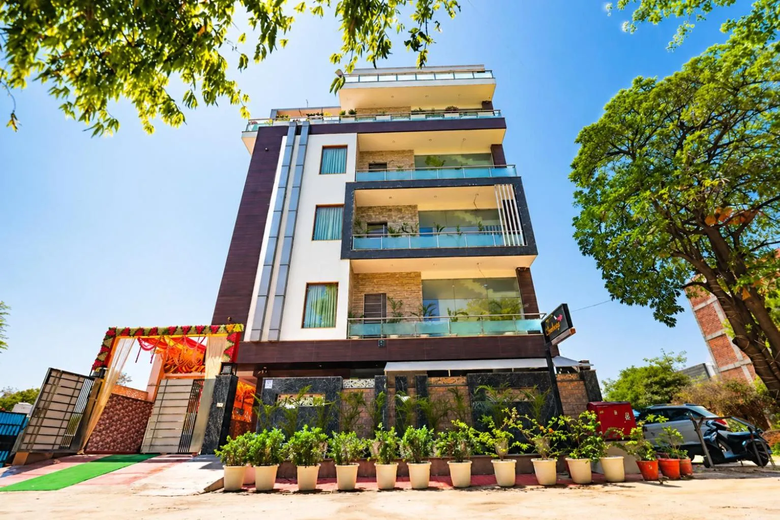 Facade/entrance in Dwelling Residency Hotel