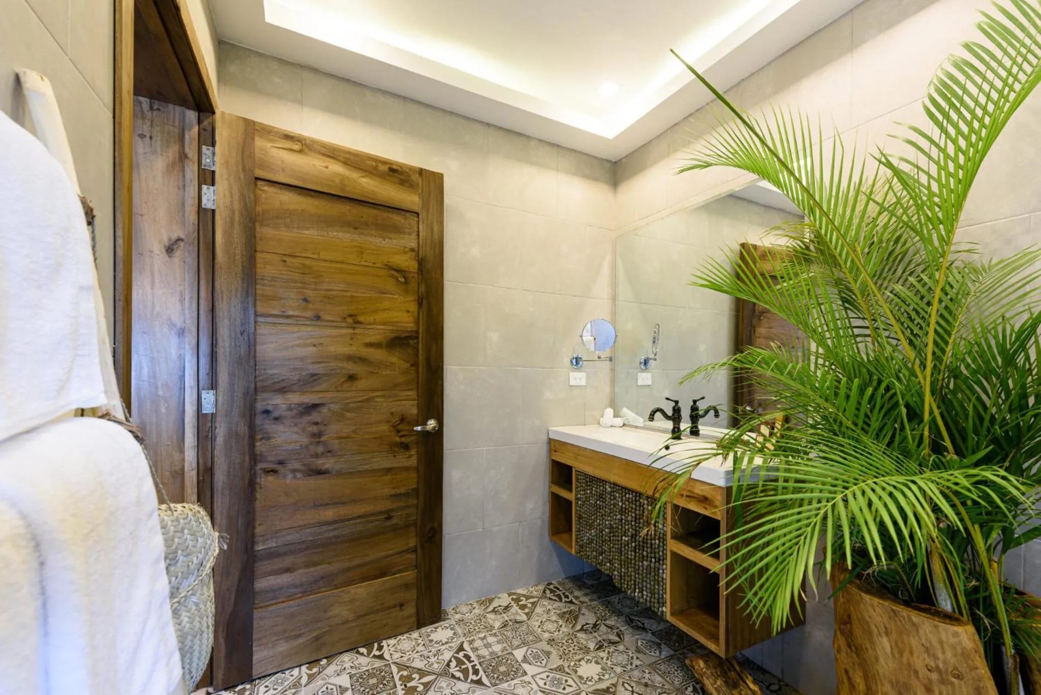 Bathroom in Saman Boutique Hotel By Mint