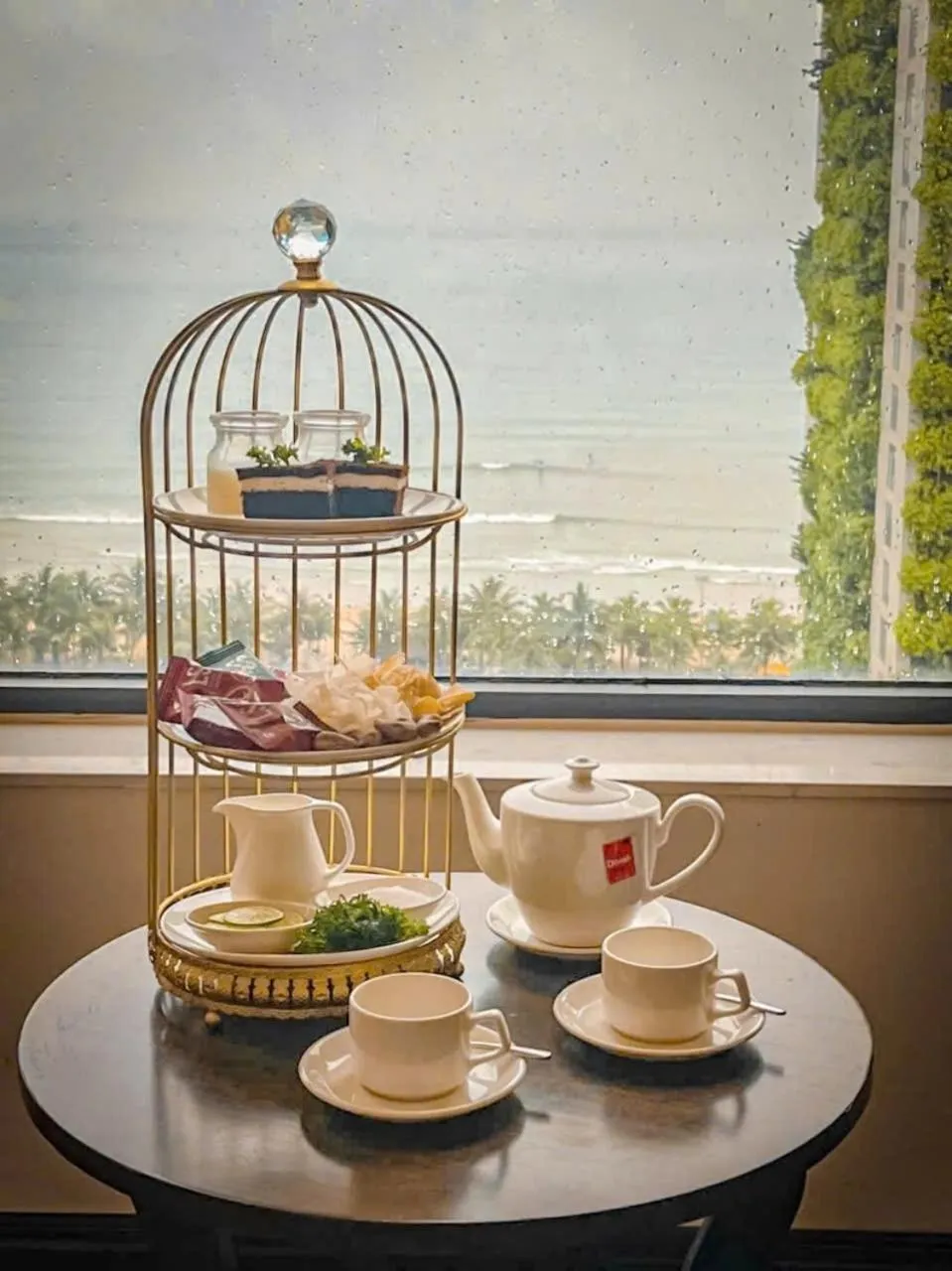 Coffee/tea facilities in Santa Luxury Hotel